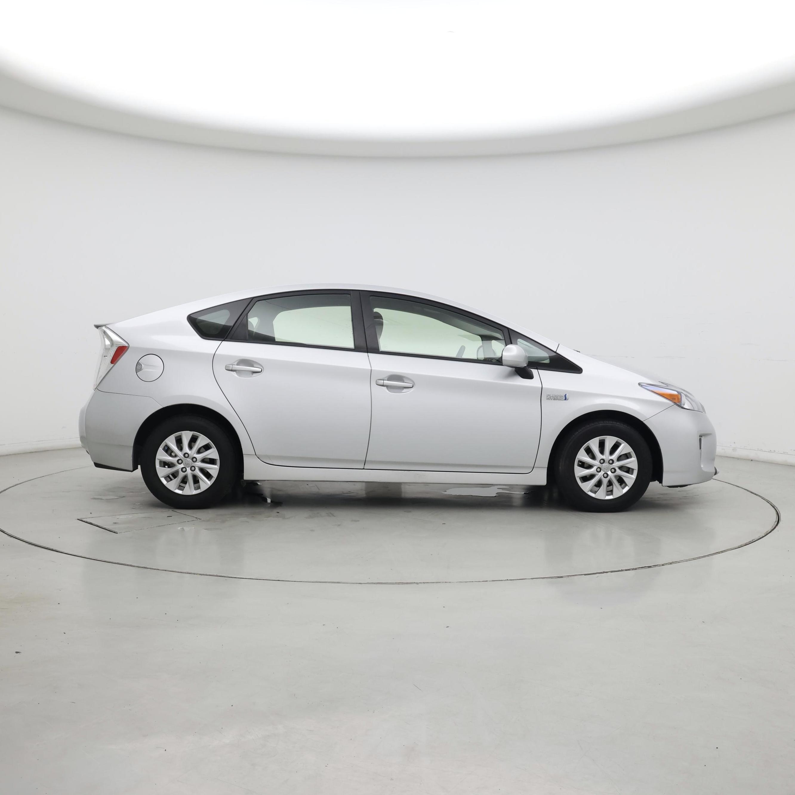 Thumbnail: 2015 Toyota Prius - 7