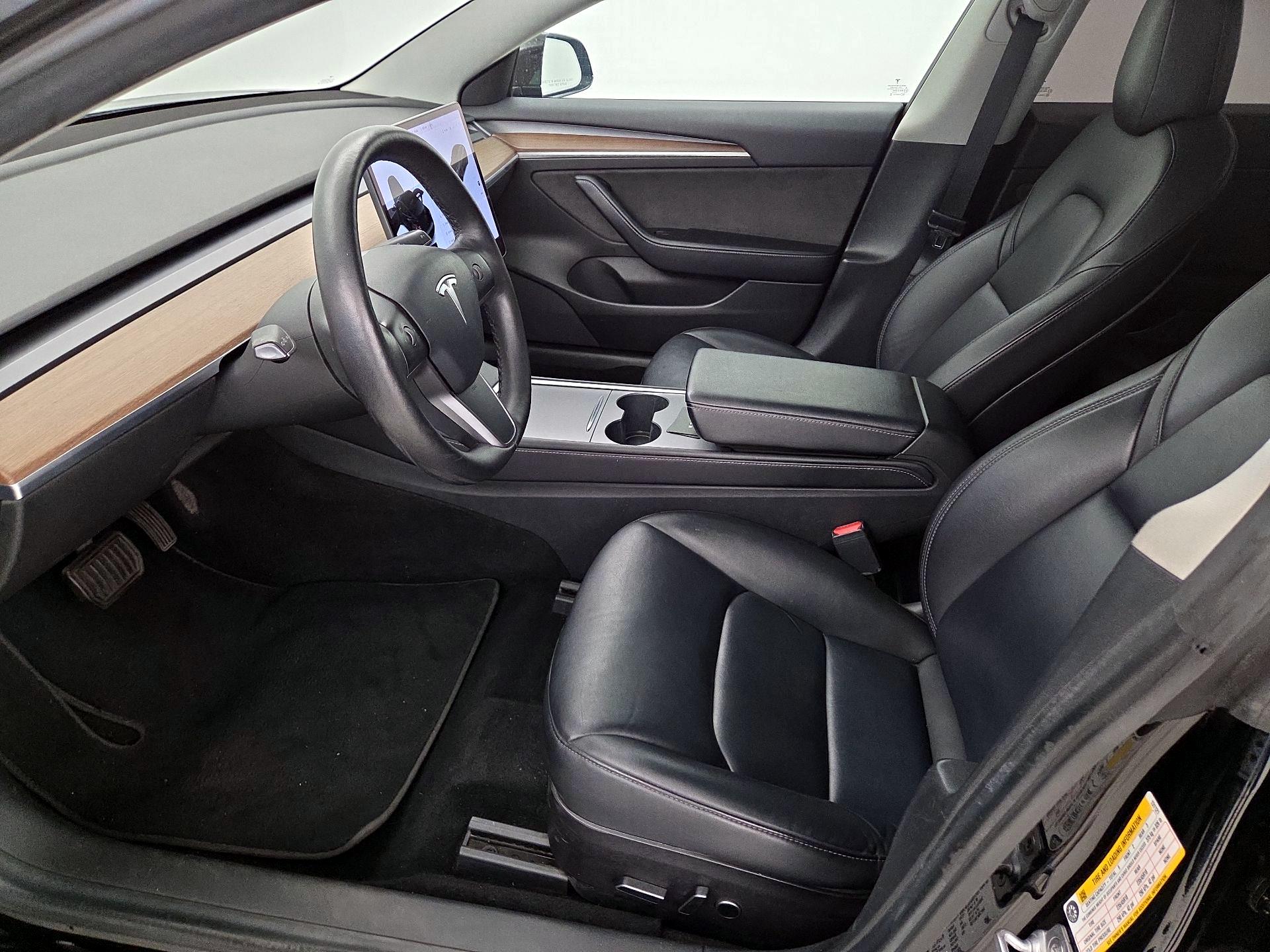 Thumbnail: 2022 Tesla Model 3 - 11