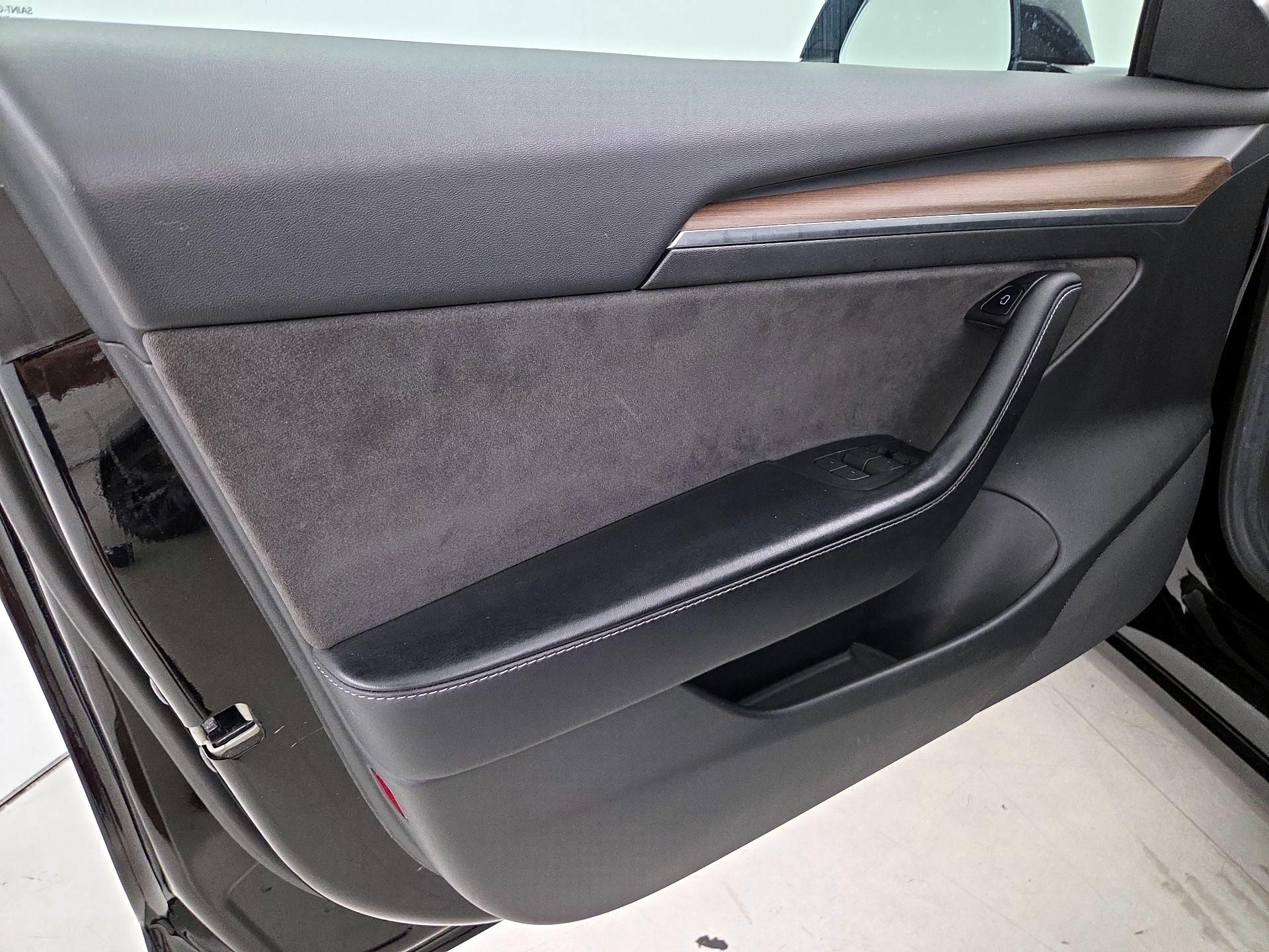 Thumbnail: 2022 Tesla Model 3 - 12