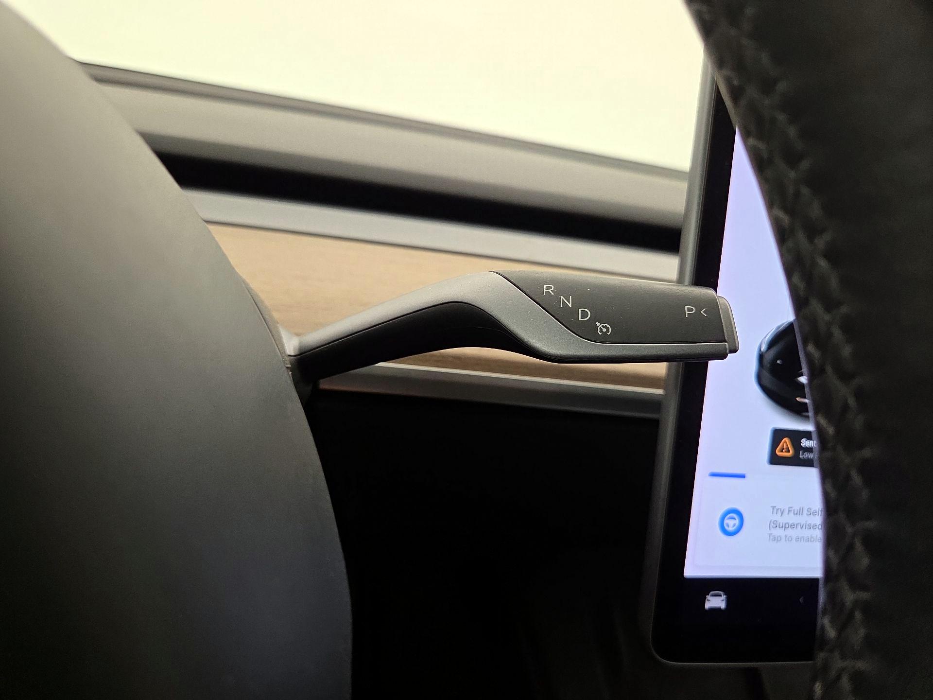 Thumbnail: 2022 Tesla Model 3 - 17