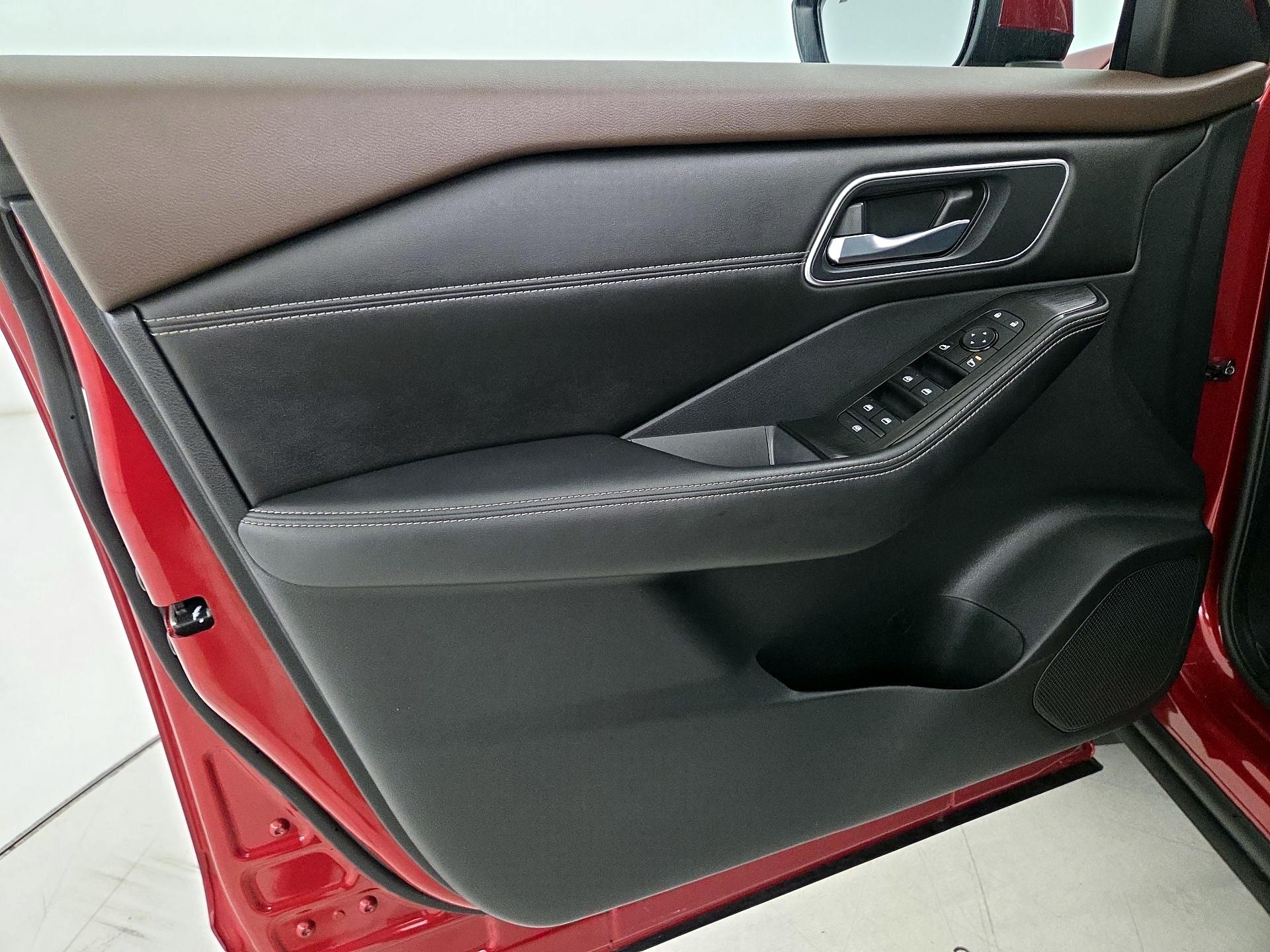 Thumbnail: 2021 Nissan Rogue - 12