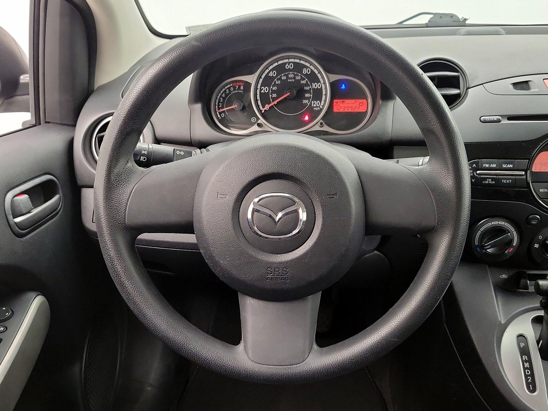 Thumbnail: 2014 Mazda Mazda2 - 10