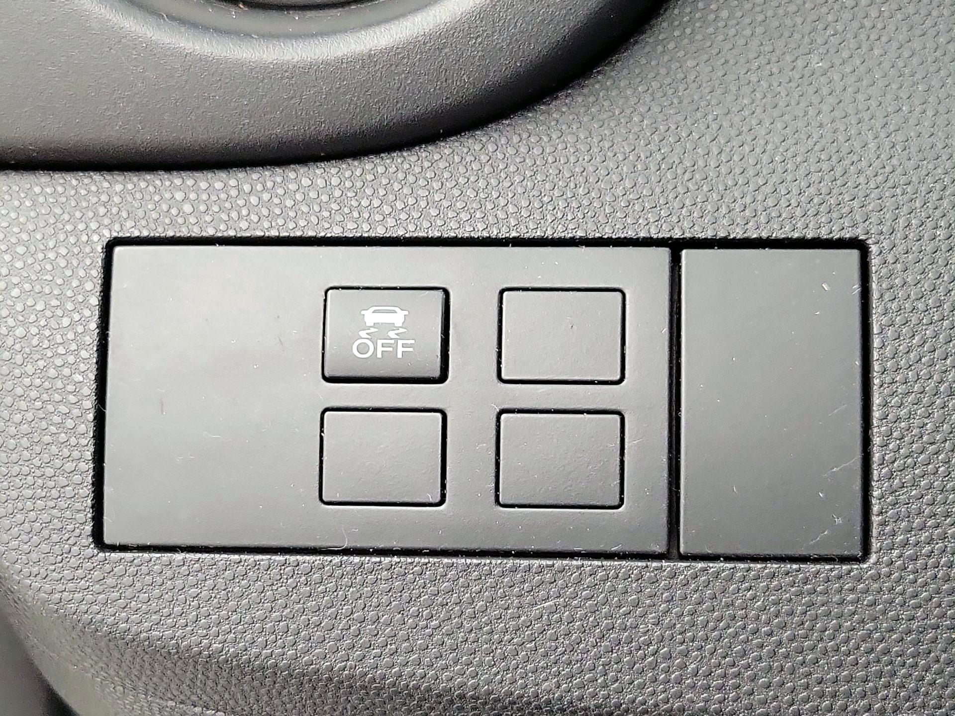 Thumbnail: 2014 Mazda Mazda2 - 13