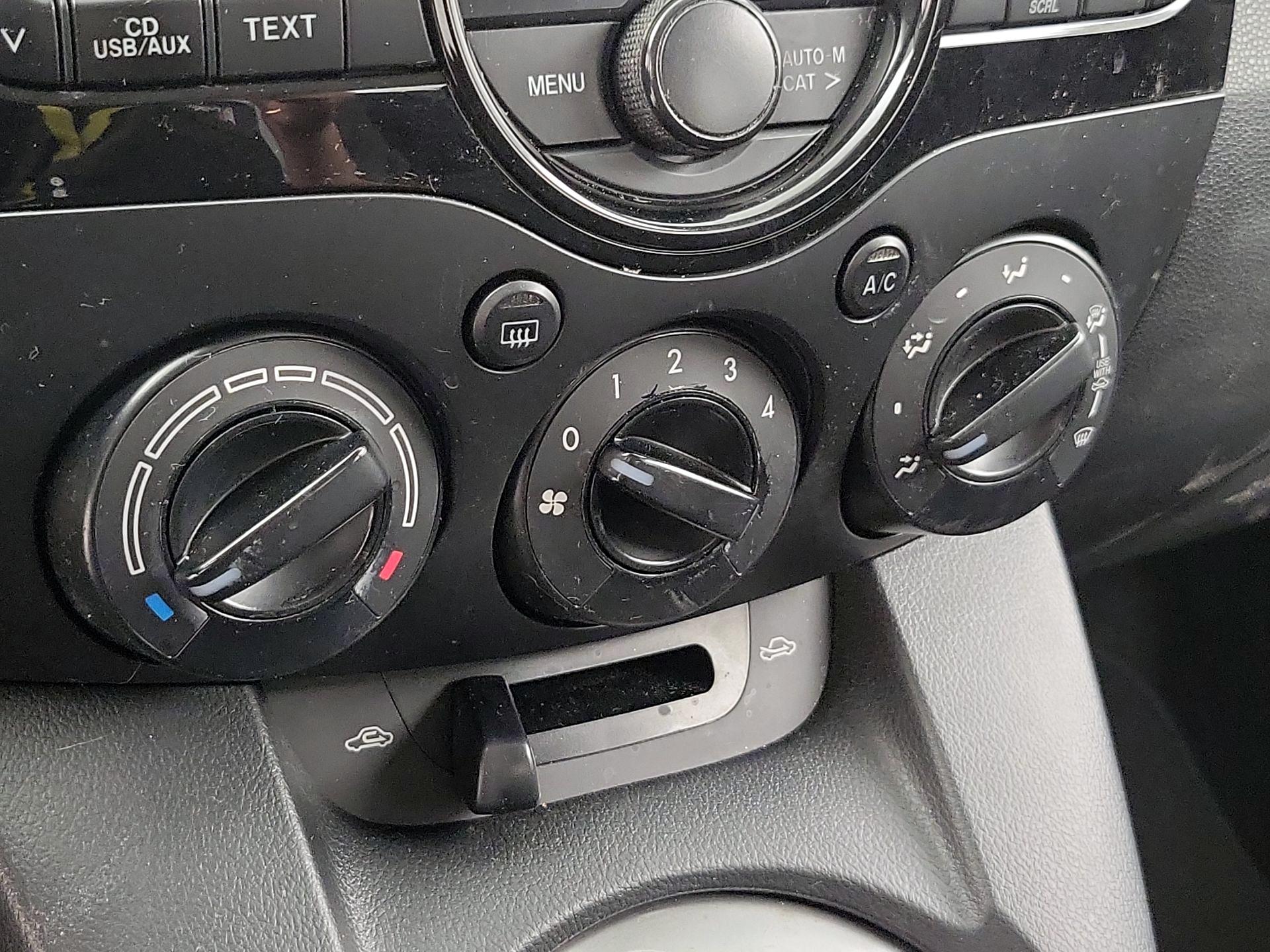 Thumbnail: 2014 Mazda Mazda2 - 15