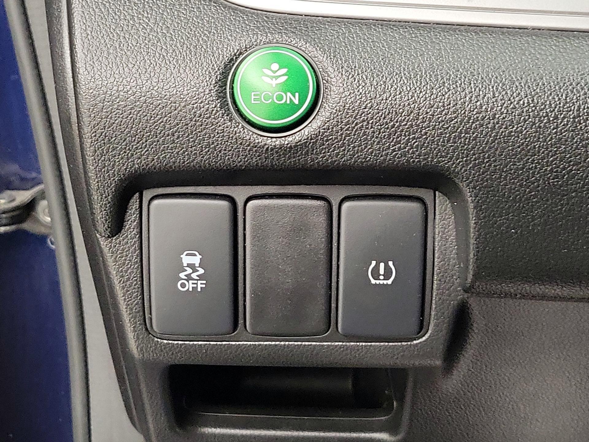 Thumbnail: 2015 Honda CR-V - 13