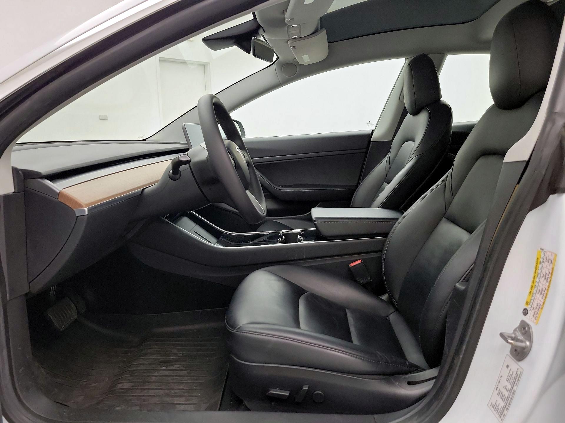 Thumbnail: 2020 Tesla Model 3 - 11