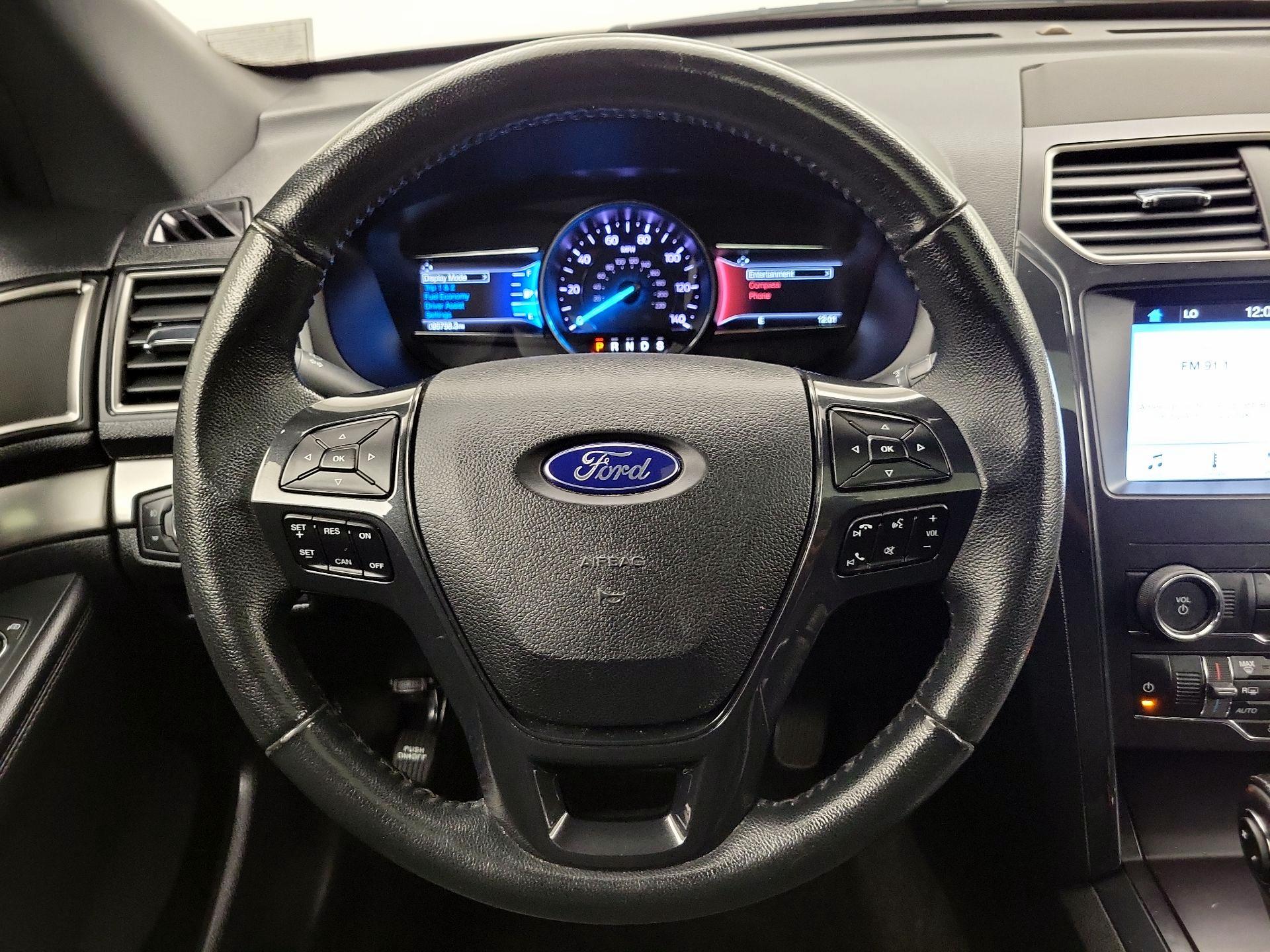 Thumbnail: 2018 Ford Explorer - 10