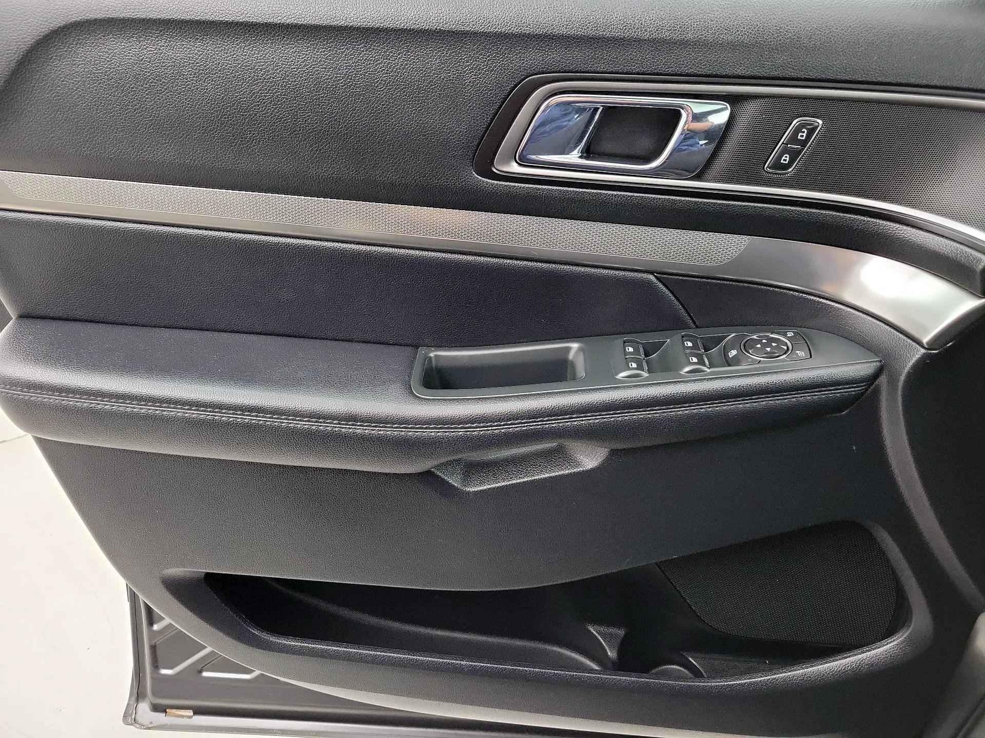 Thumbnail: 2018 Ford Explorer - 12