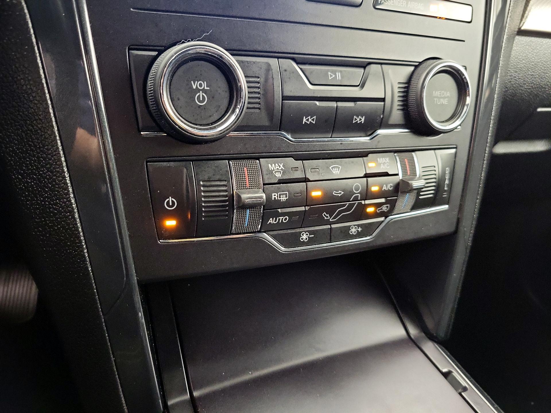 Thumbnail: 2018 Ford Explorer - 16