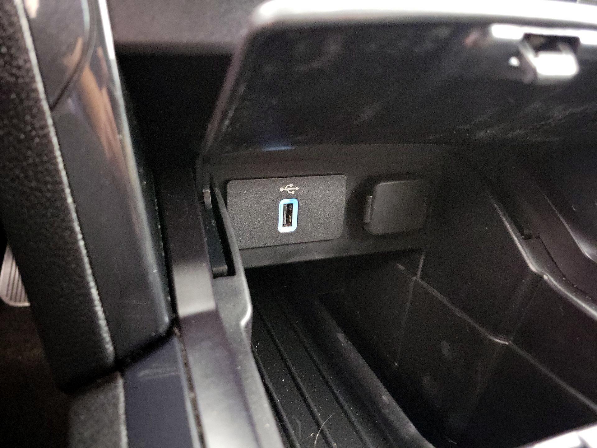 Thumbnail: 2018 Ford Explorer - 18