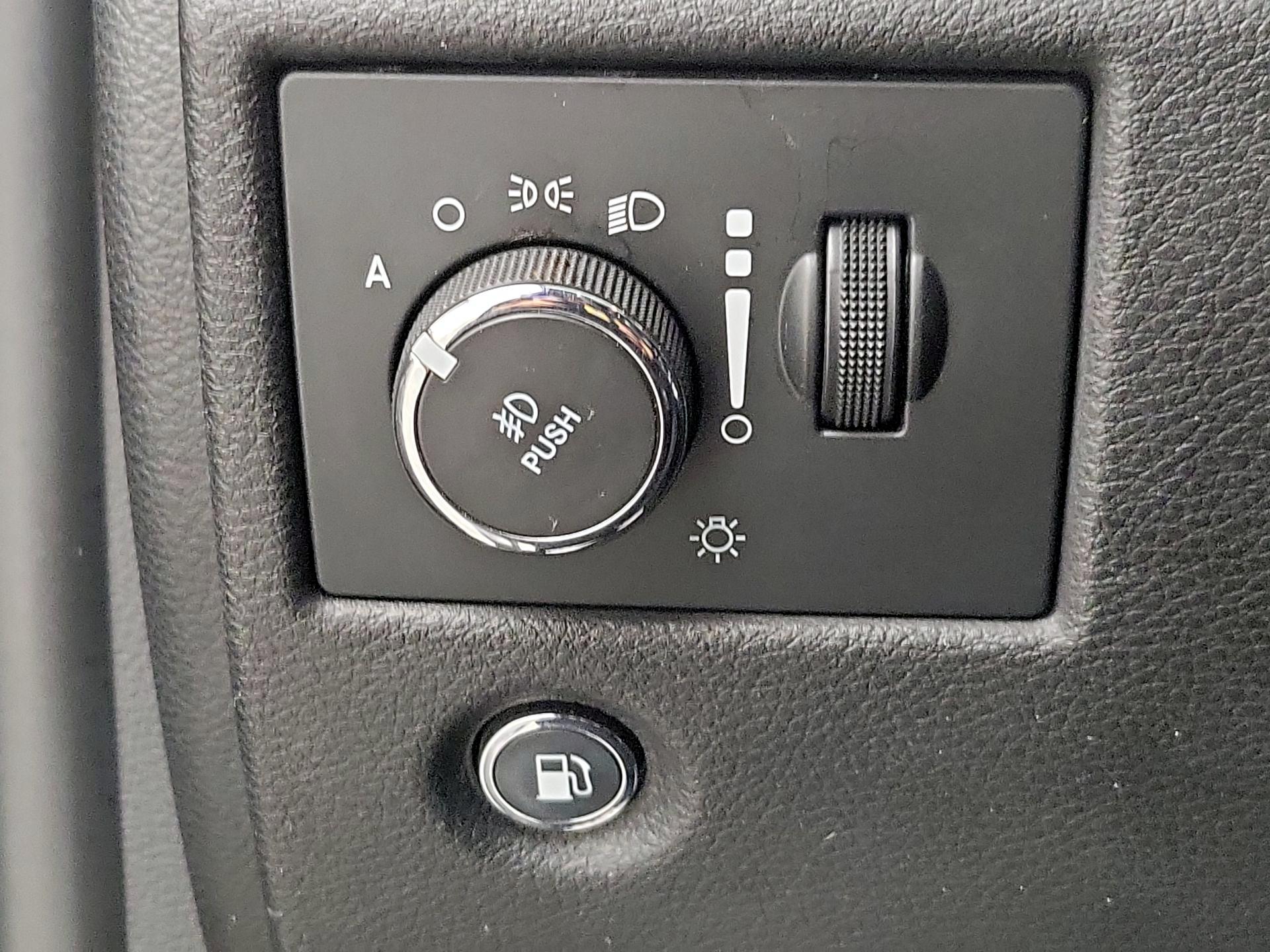 Thumbnail: 2018 Jeep Grand Cherokee - 13