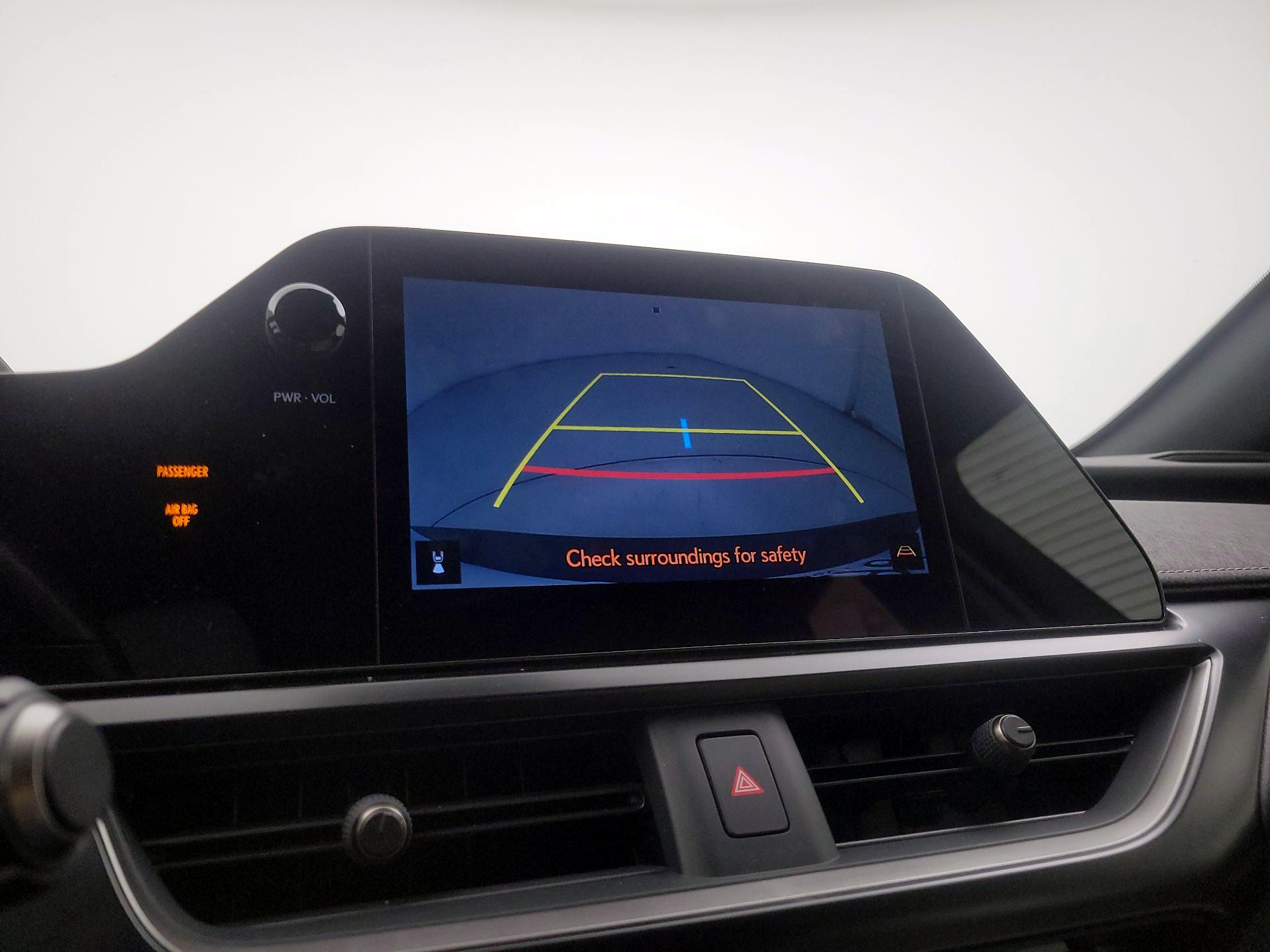 Thumbnail: 2024 Lexus UX - 15