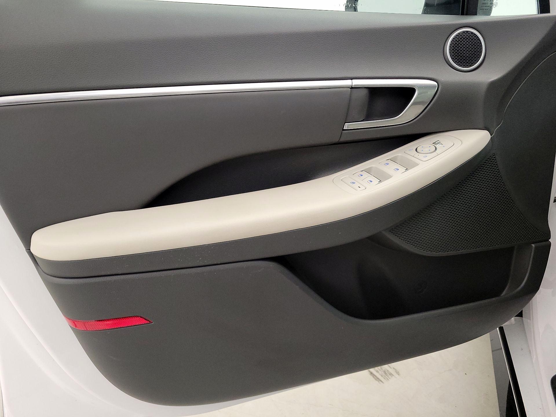 Thumbnail: 2023 Hyundai Sonata - 12