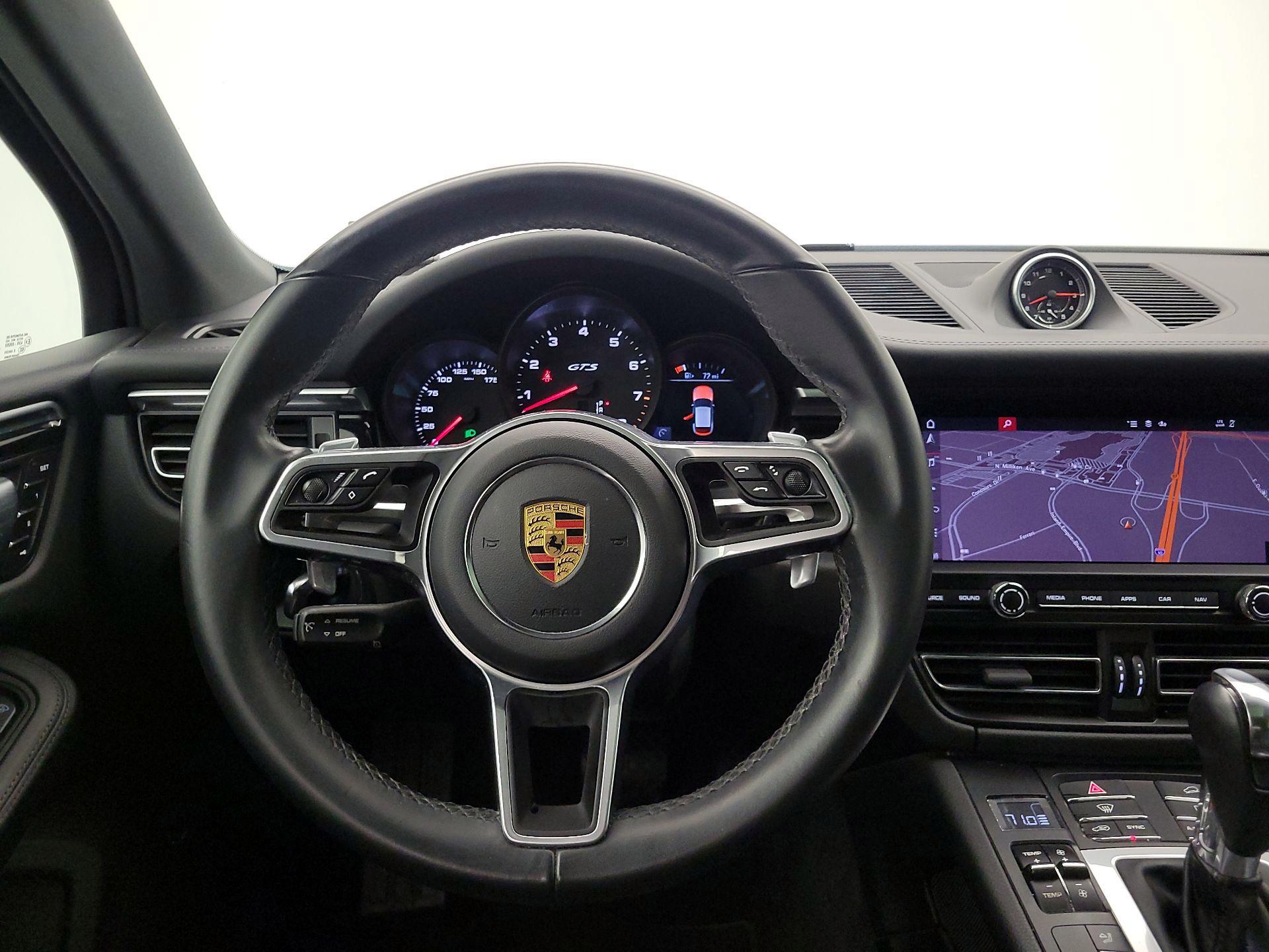 Thumbnail: 2020 Porsche Macan - 10