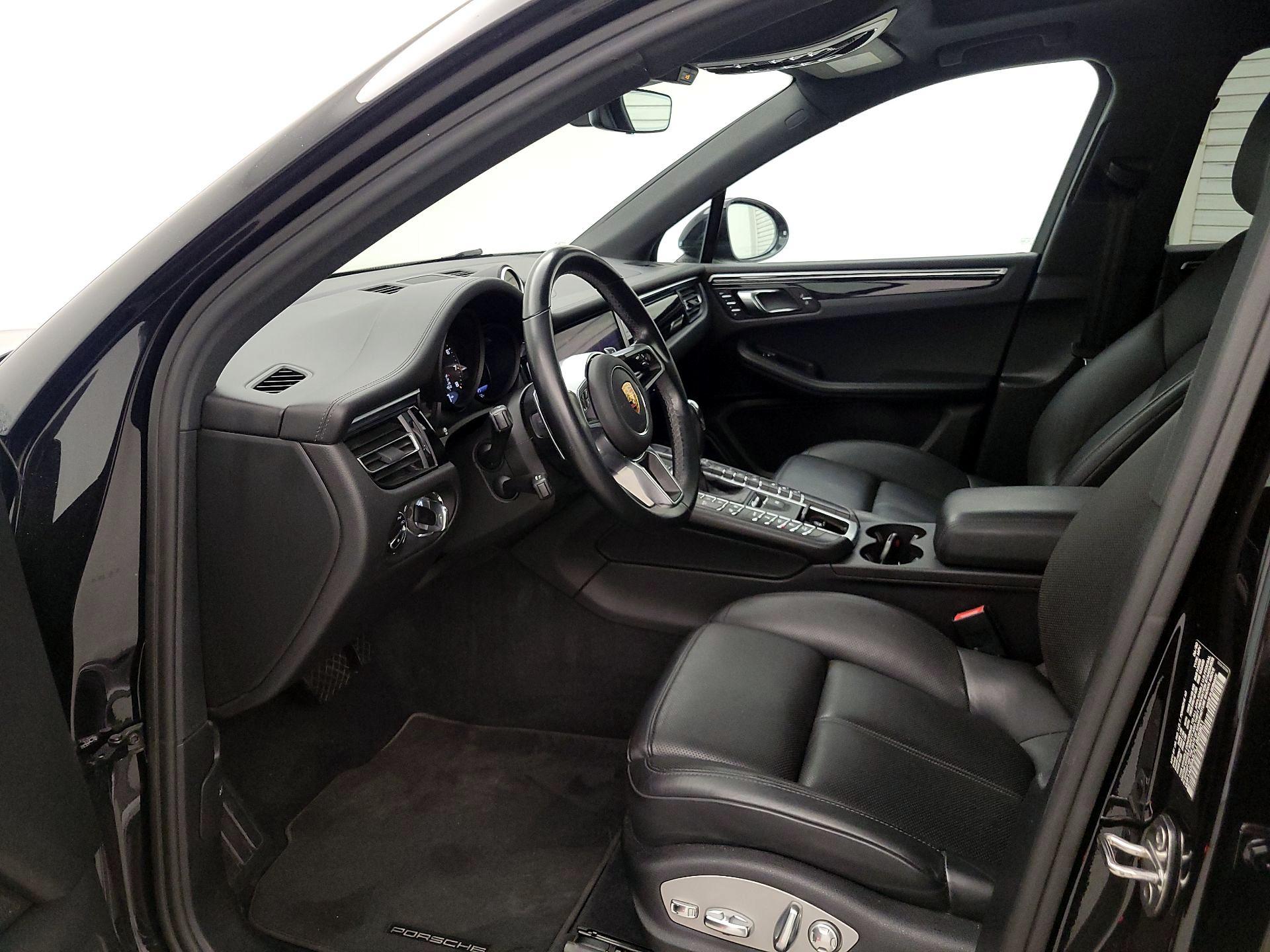 Thumbnail: 2020 Porsche Macan - 11