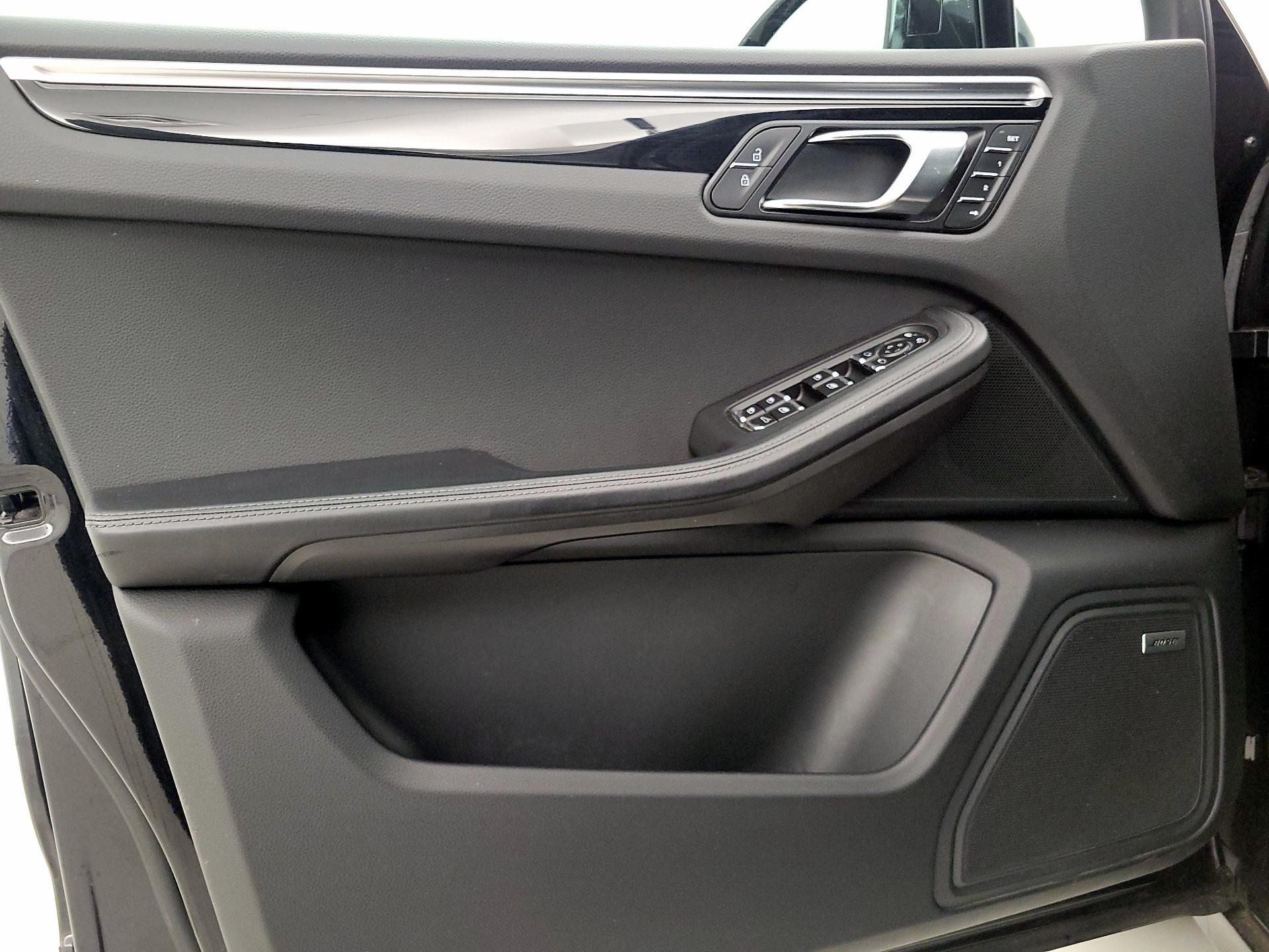 Thumbnail: 2020 Porsche Macan - 12