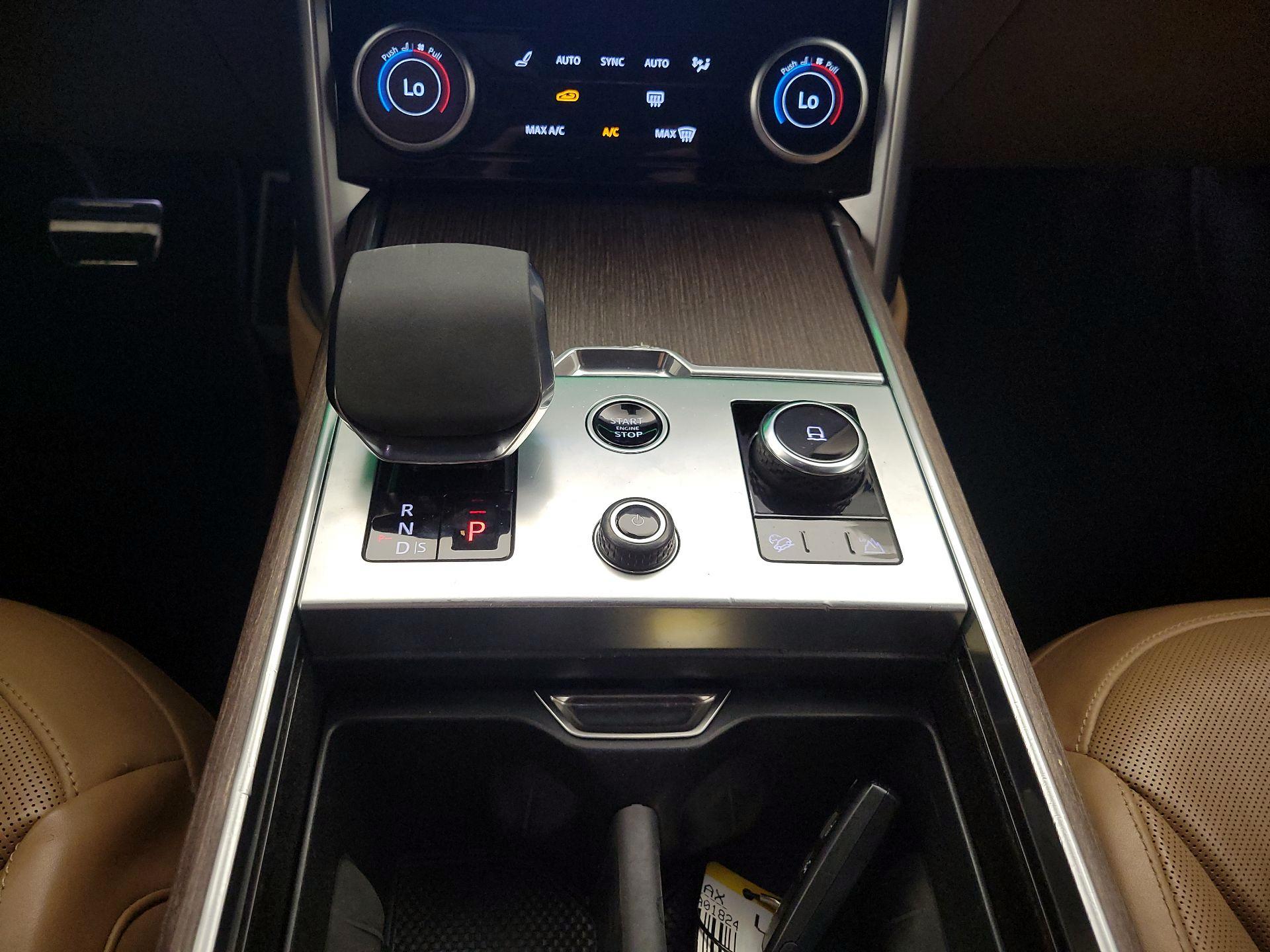 Thumbnail: 2023 Land Rover Range Rover - 17