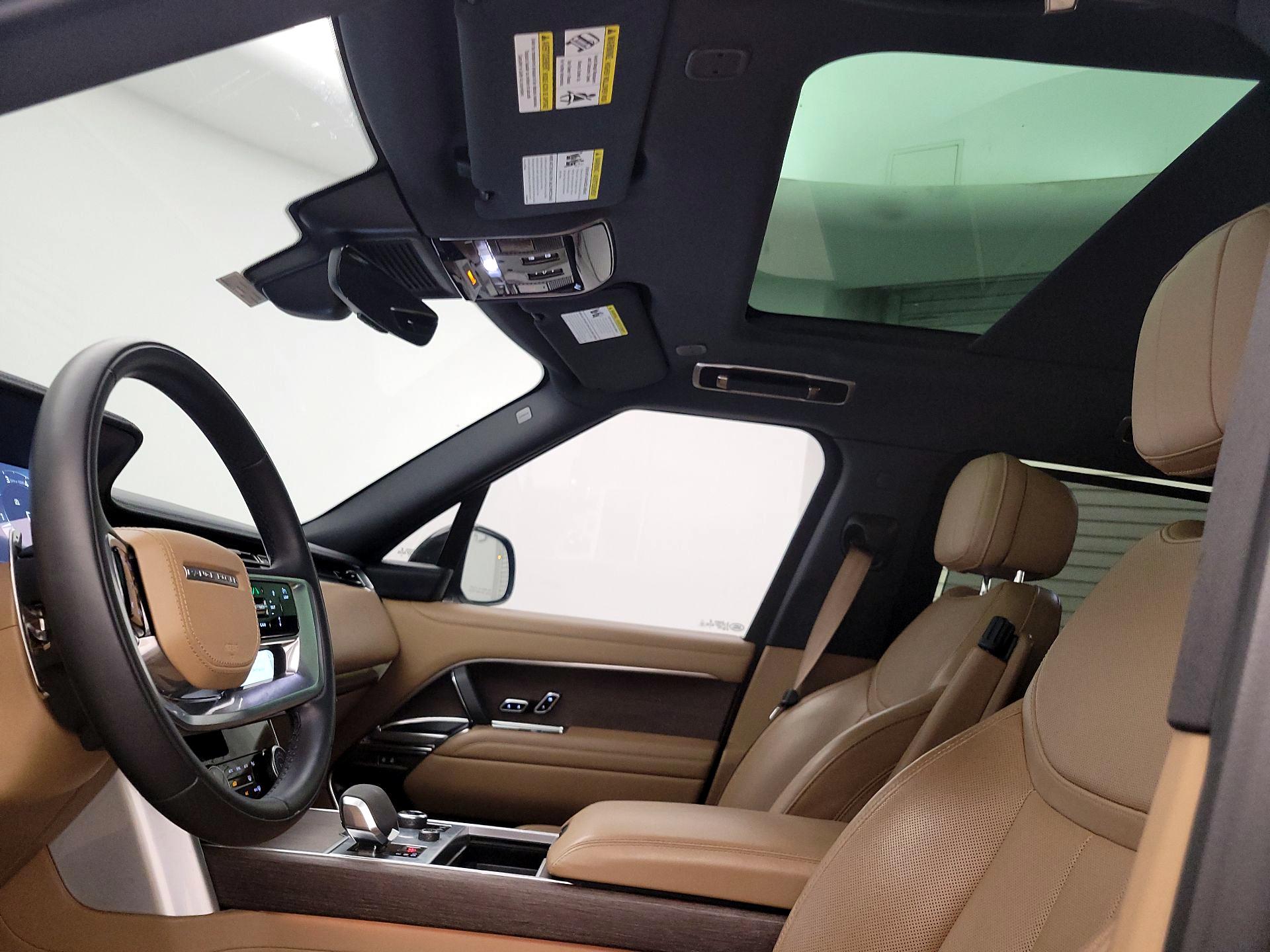 Thumbnail: 2023 Land Rover Range Rover - 19