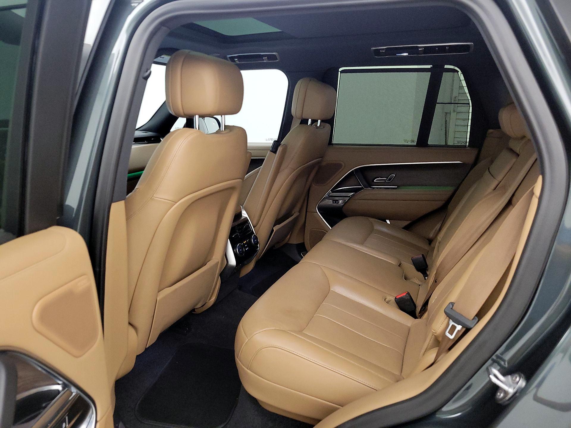 Thumbnail: 2023 Land Rover Range Rover - 20