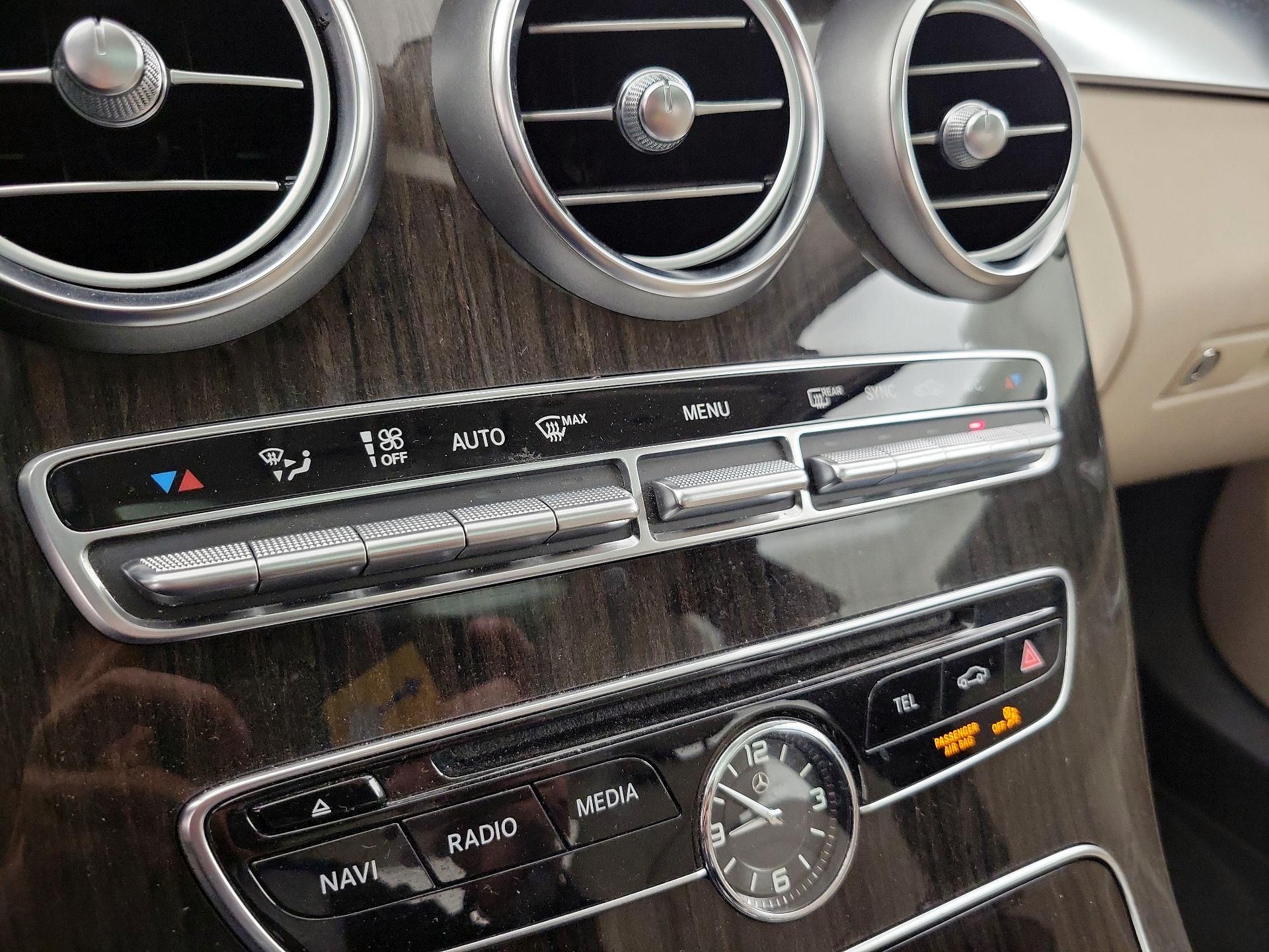 Thumbnail: 2015 Mercedes-Benz C-Class - 16