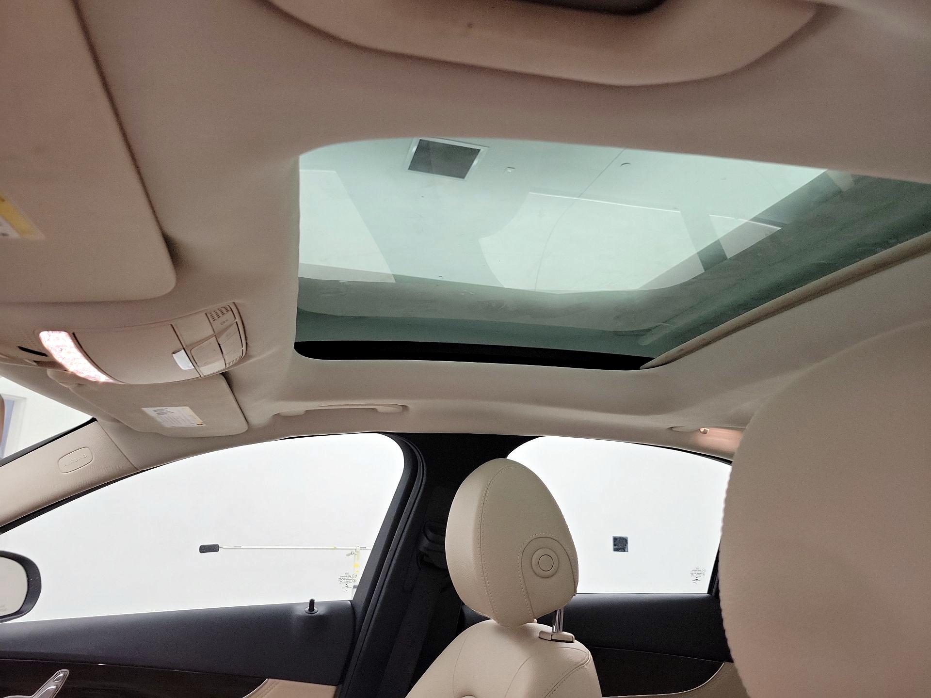 Thumbnail: 2015 Mercedes-Benz C-Class - 19