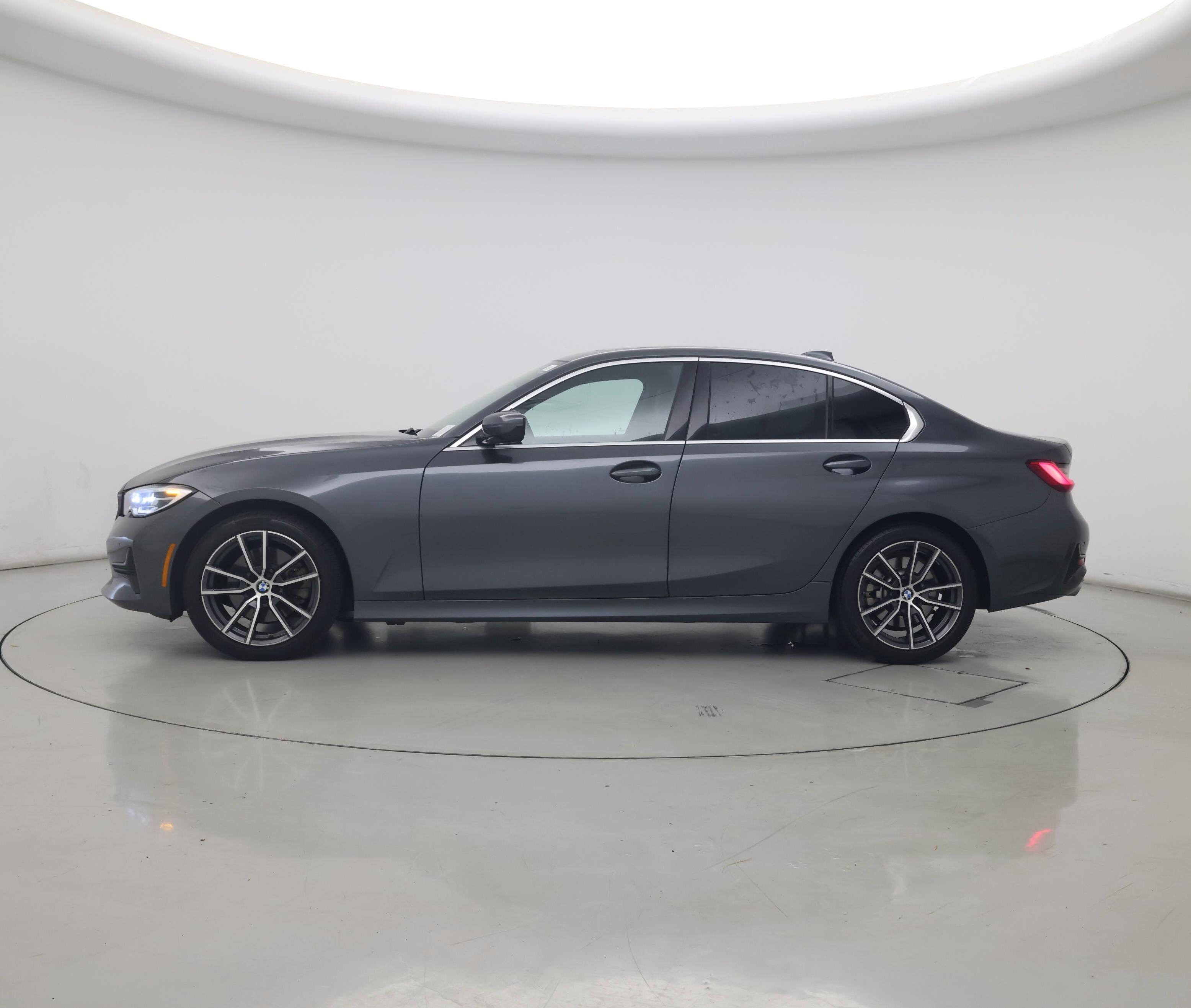 Thumbnail: 2021 BMW 3 Series - 3