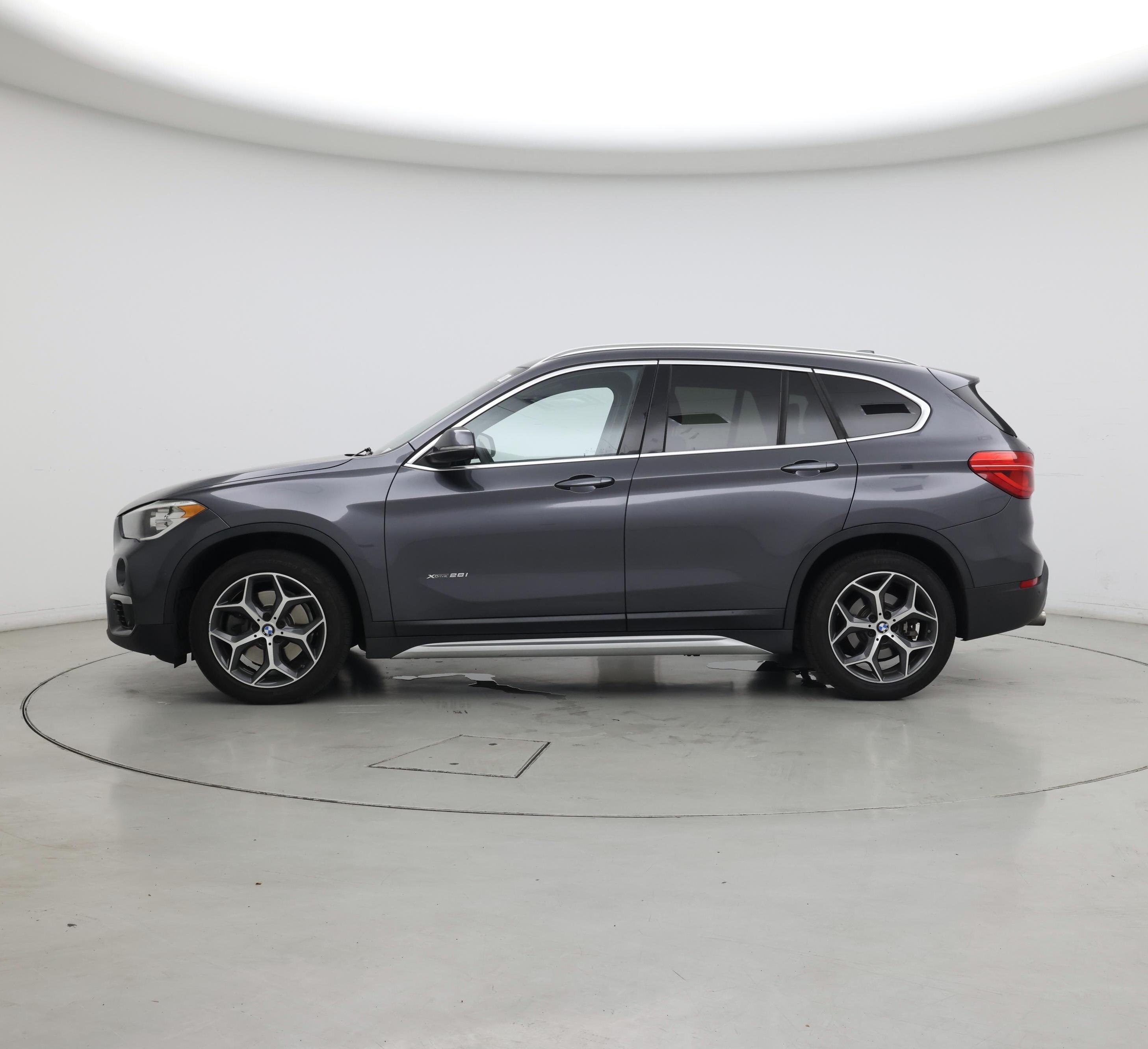 Thumbnail: 2018 BMW X1 - 3