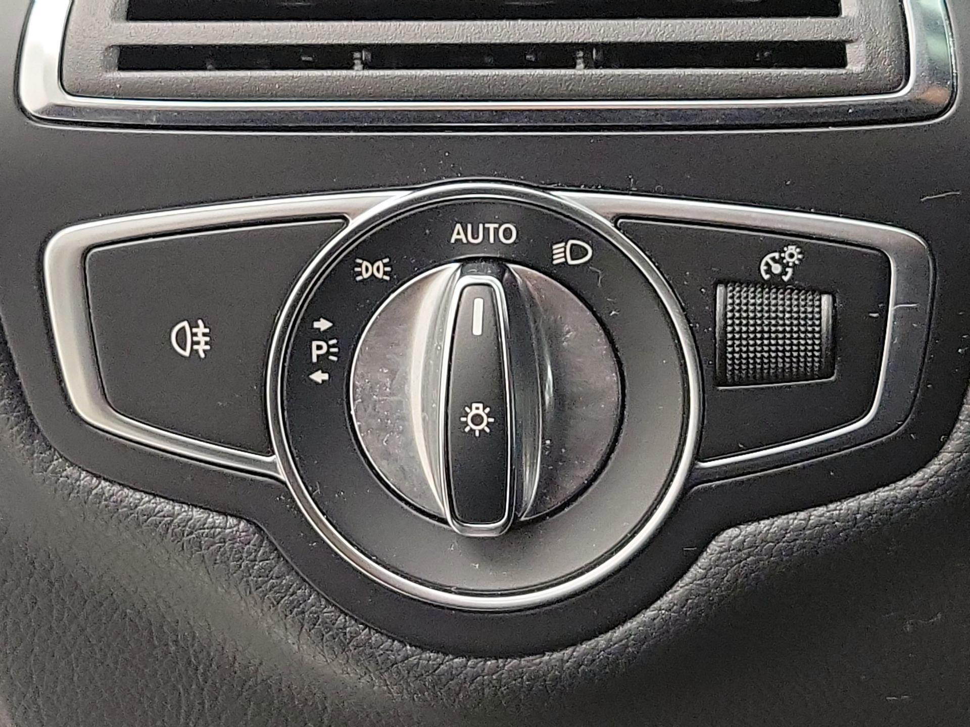 Thumbnail: 2019 Mercedes-Benz C-Class - 13