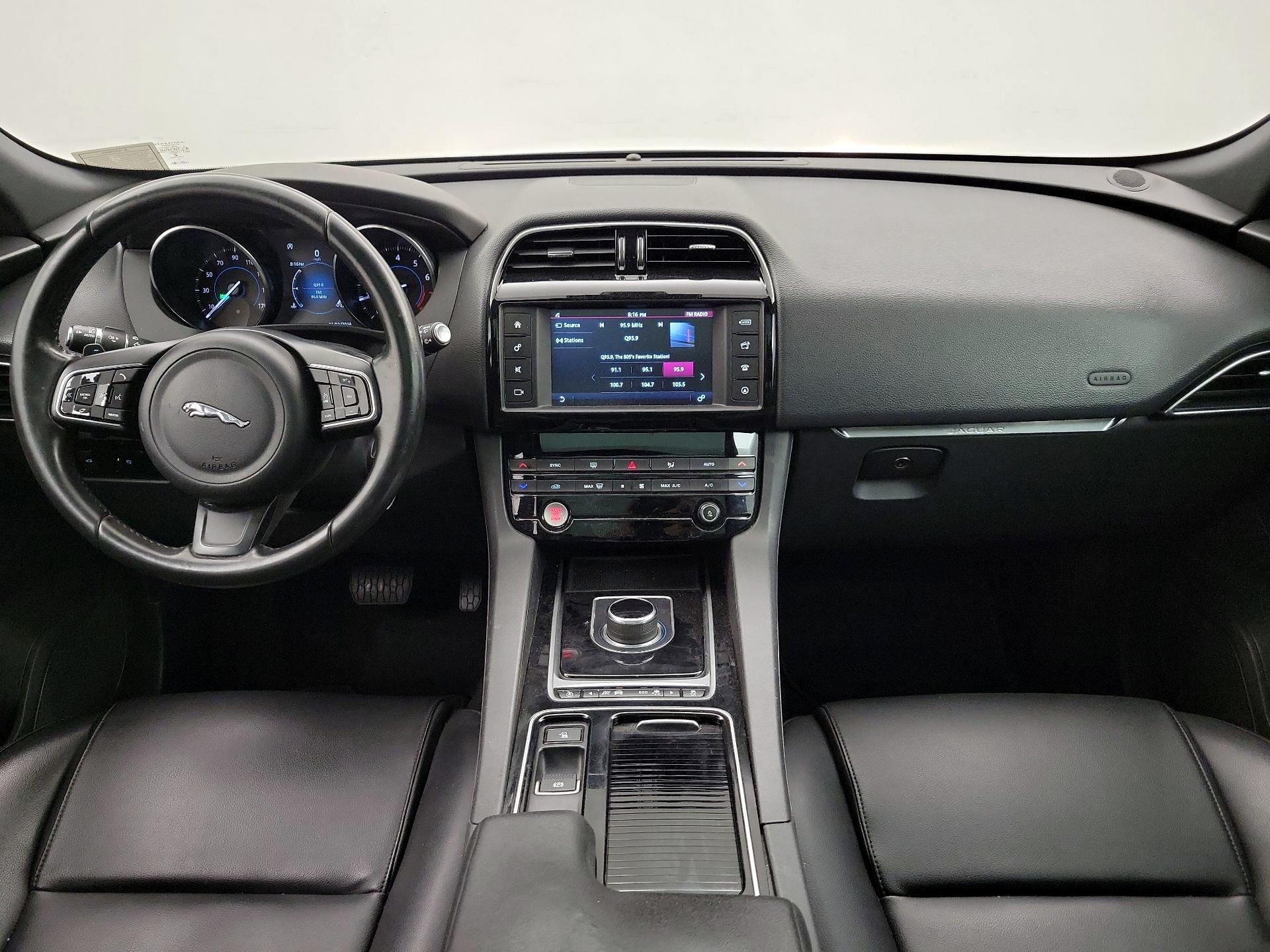 Thumbnail: 2018 Jaguar F-Pace - 9