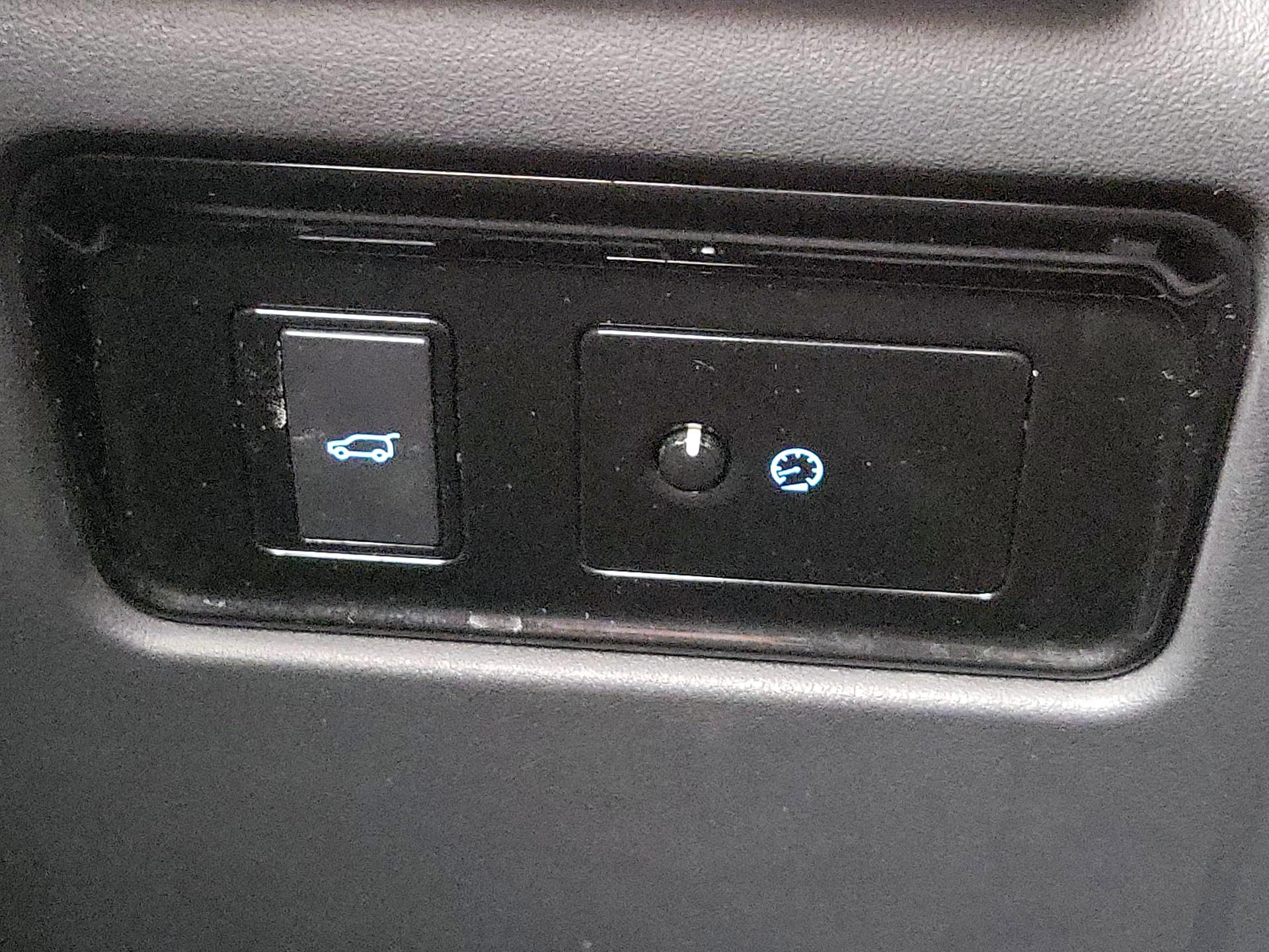 Thumbnail: 2018 Jaguar F-Pace - 13