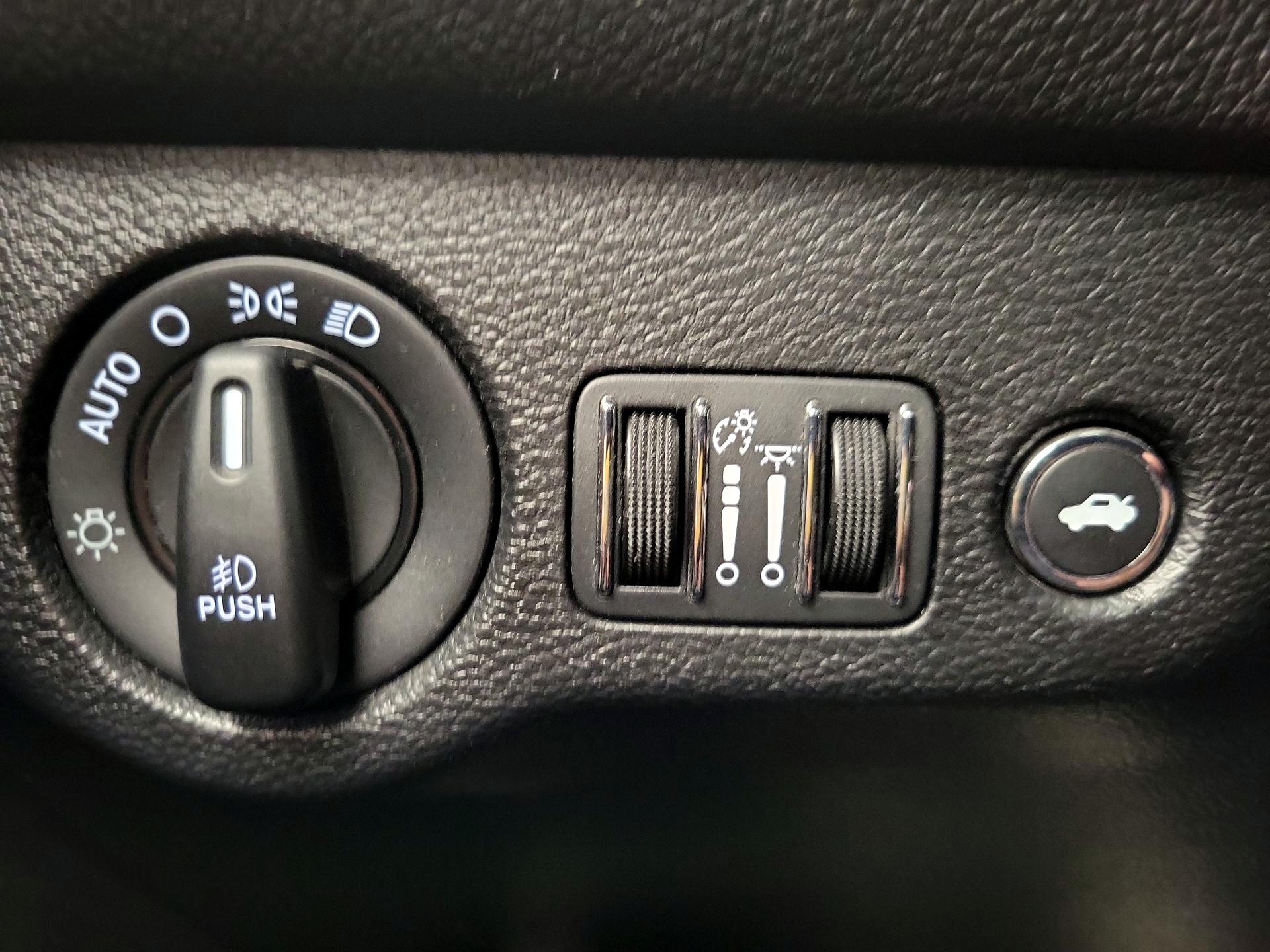 Thumbnail: 2019 Dodge Challenger - 13