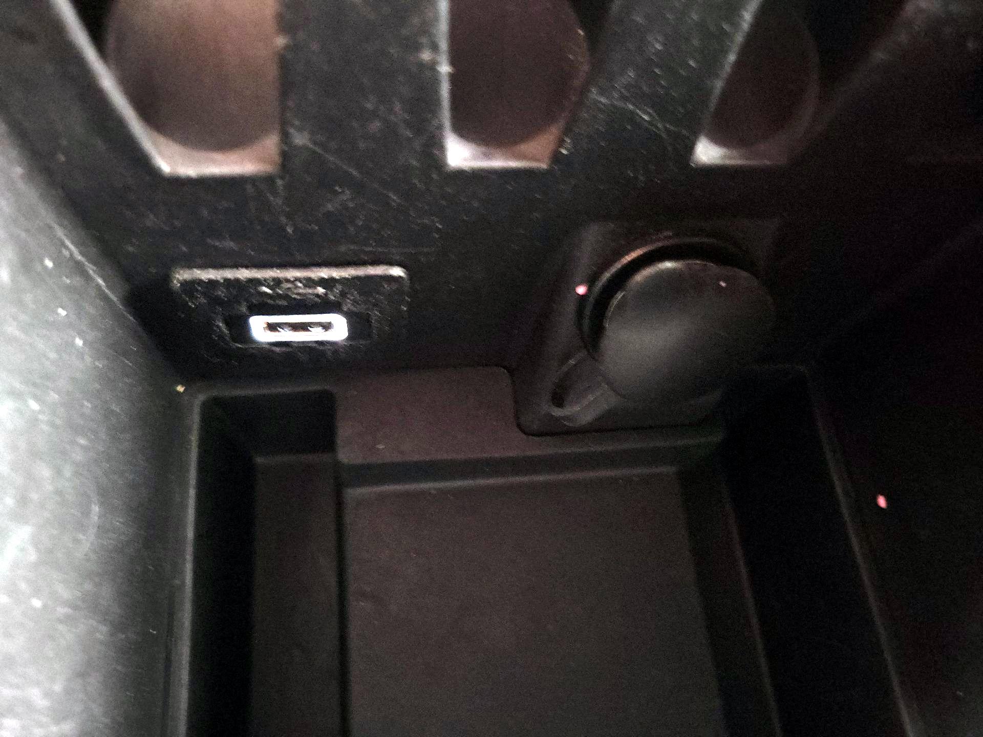 Thumbnail: 2014 Dodge Challenger - 18