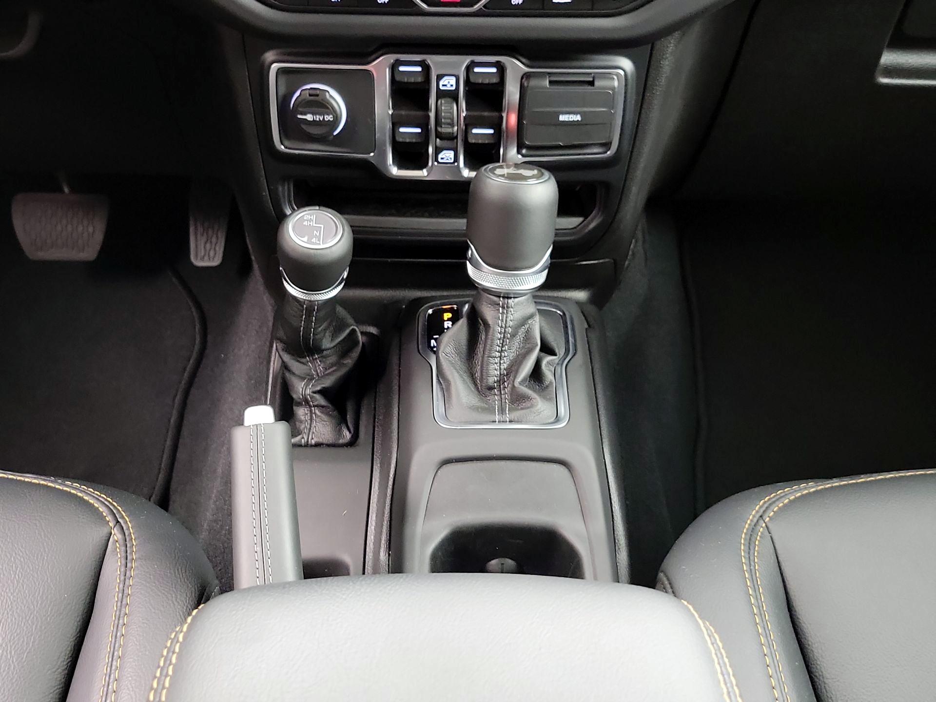 Thumbnail: 2024 Jeep Wrangler - 18