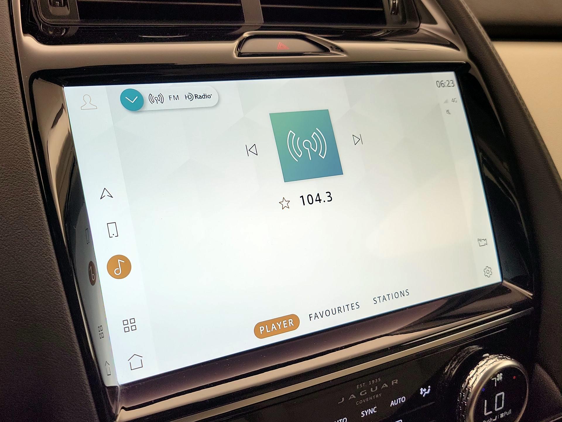 Thumbnail: 2021 Jaguar E-Pace - 16