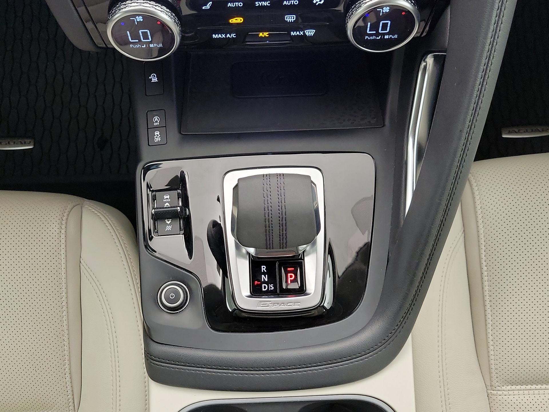 Thumbnail: 2021 Jaguar E-Pace - 18