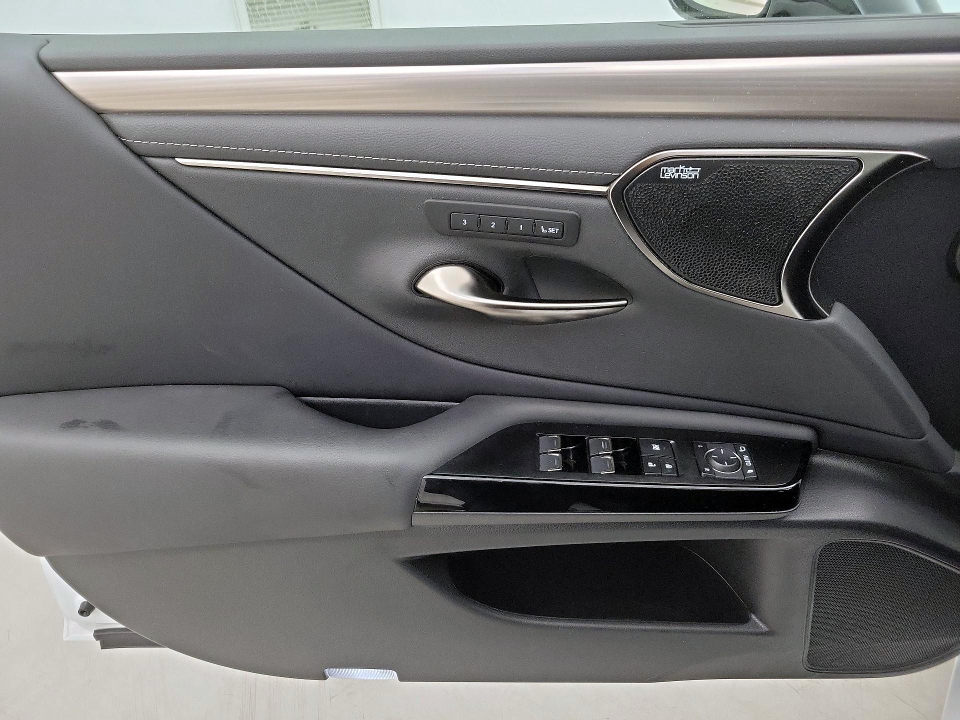 Thumbnail: 2023 Lexus ES - 12