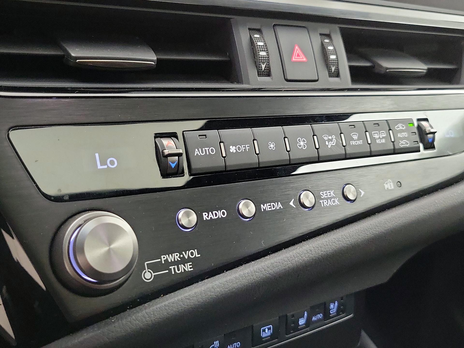 Thumbnail: 2023 Lexus ES - 16