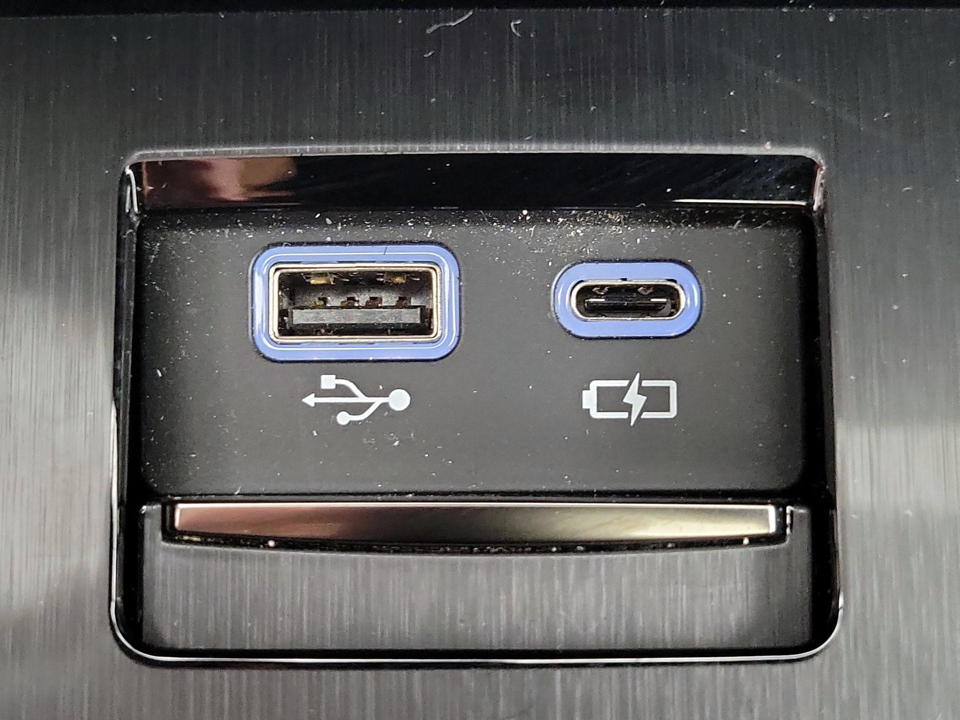 Thumbnail: 2023 Lexus ES - 18