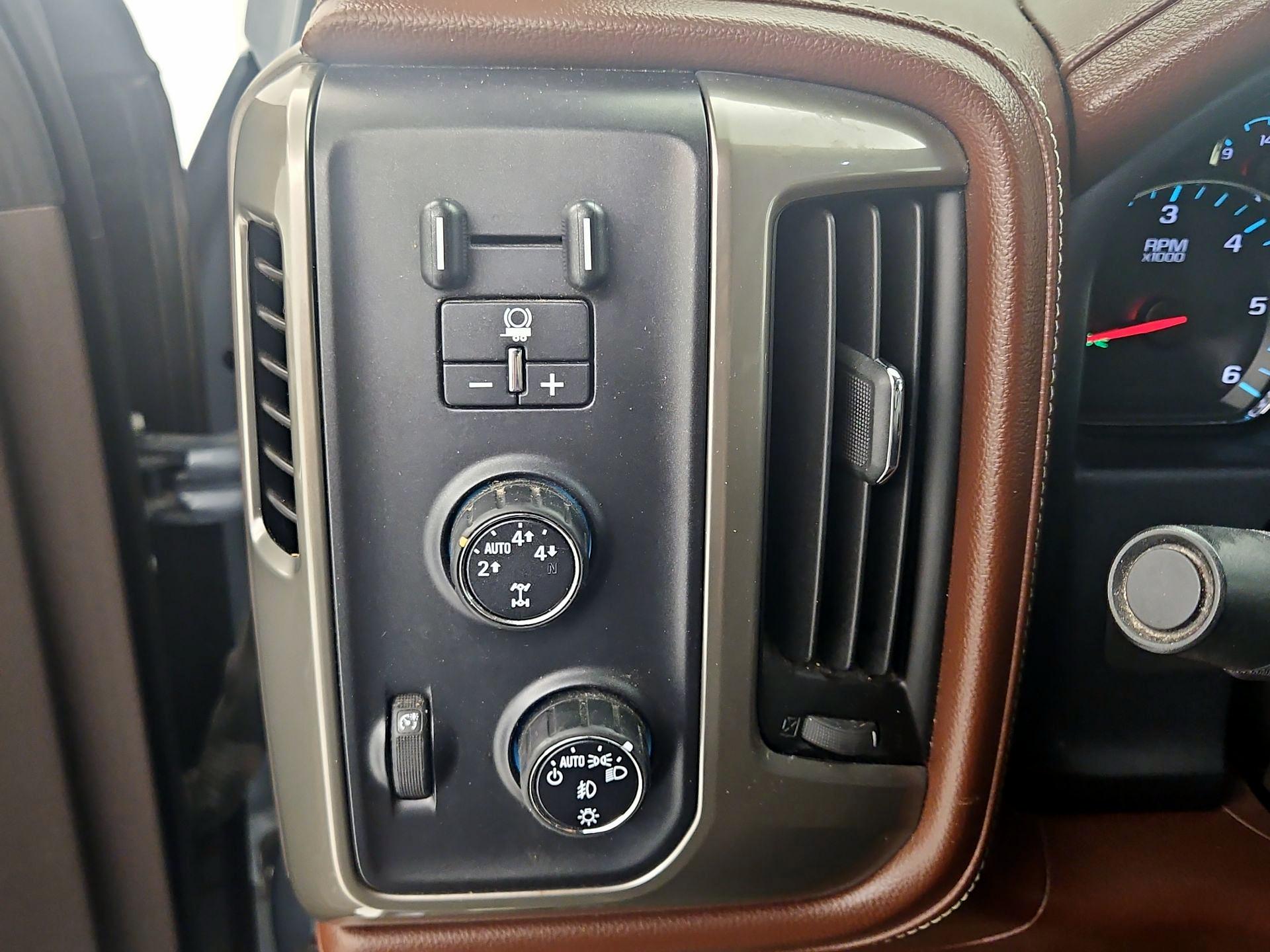 Thumbnail: 2016 Chevrolet Silverado 1500 - 13