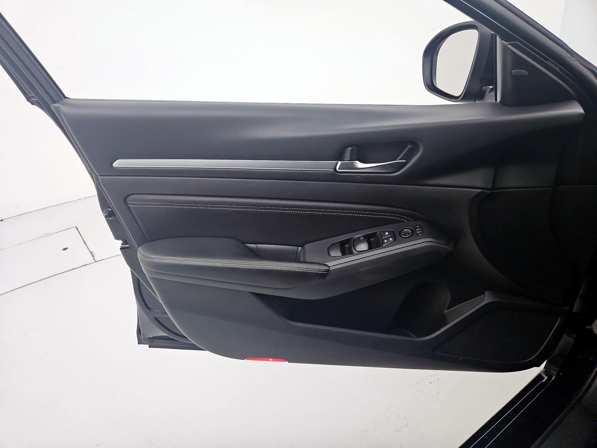 Thumbnail: 2019 Nissan Altima - 12