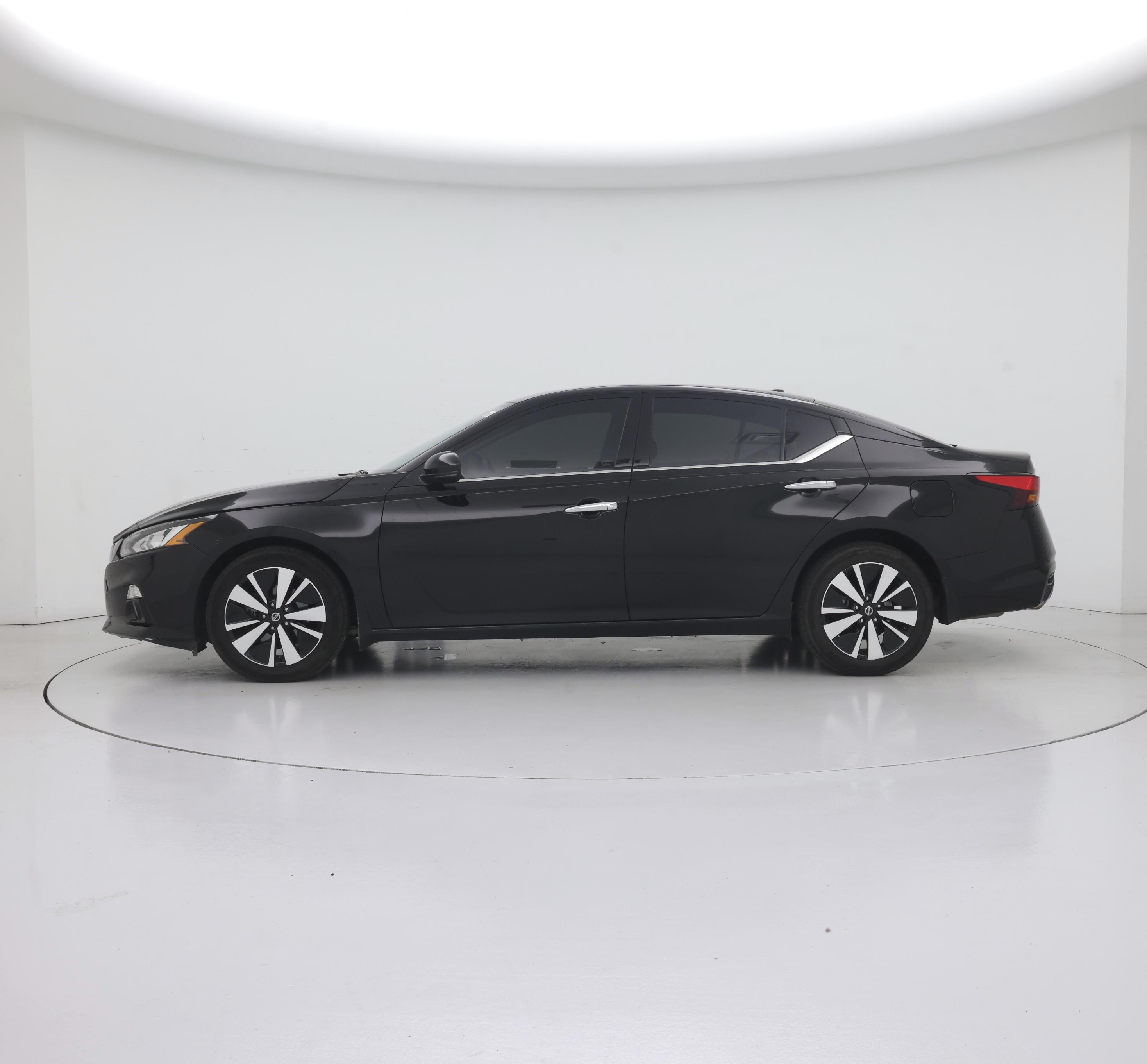 Thumbnail: 2019 Nissan Altima - 3