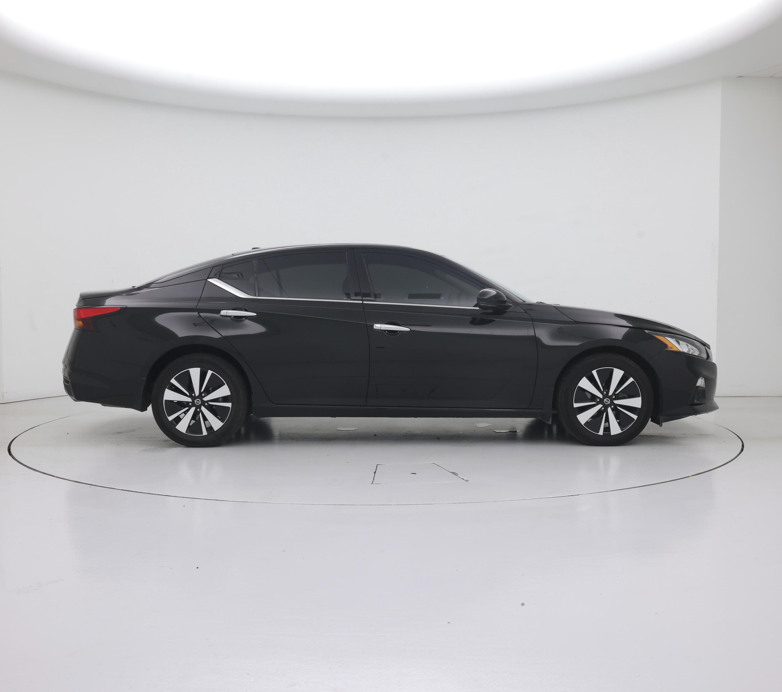 Thumbnail: 2019 Nissan Altima - 7