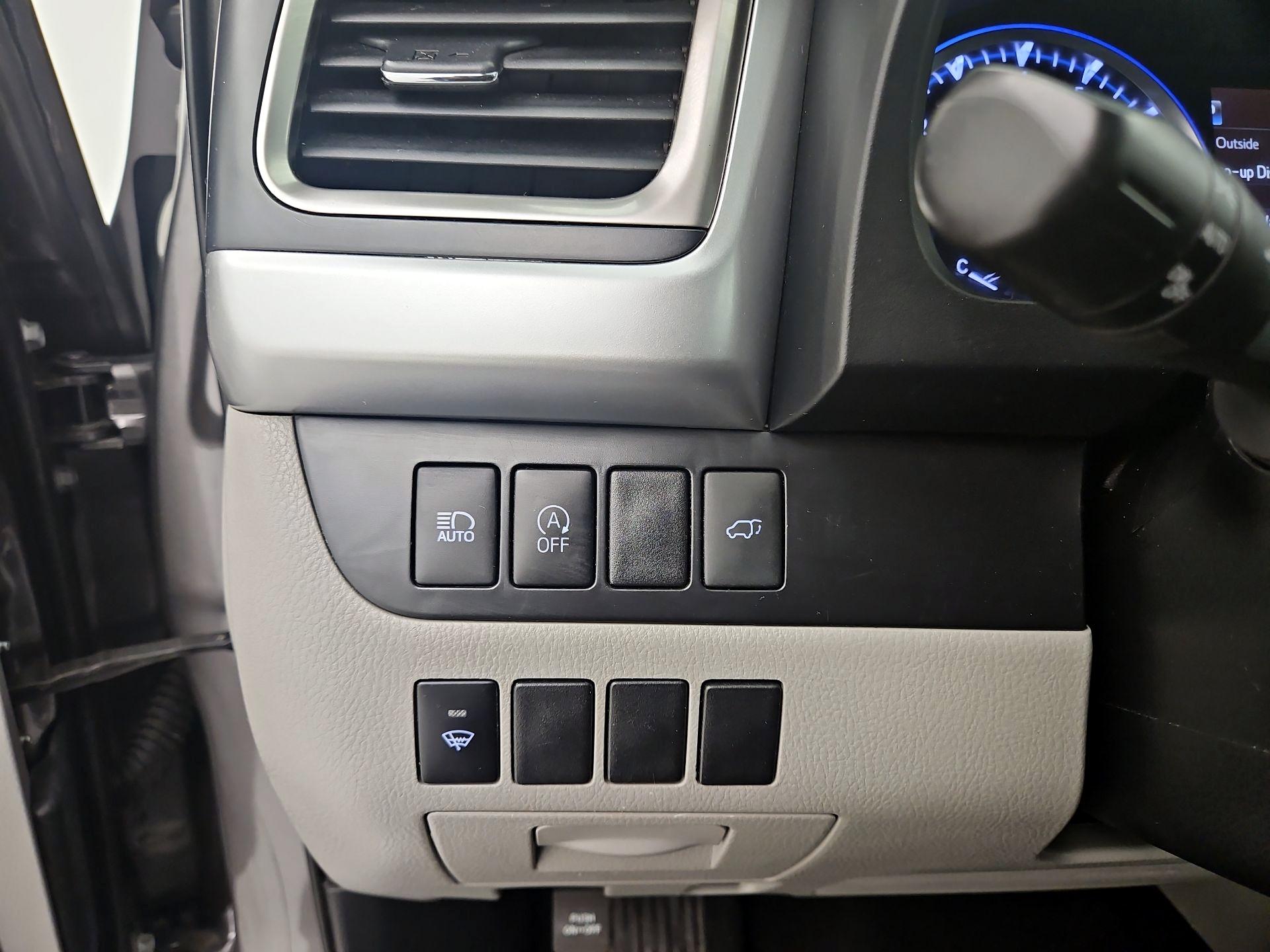 Thumbnail: 2019 Toyota Highlander - 13