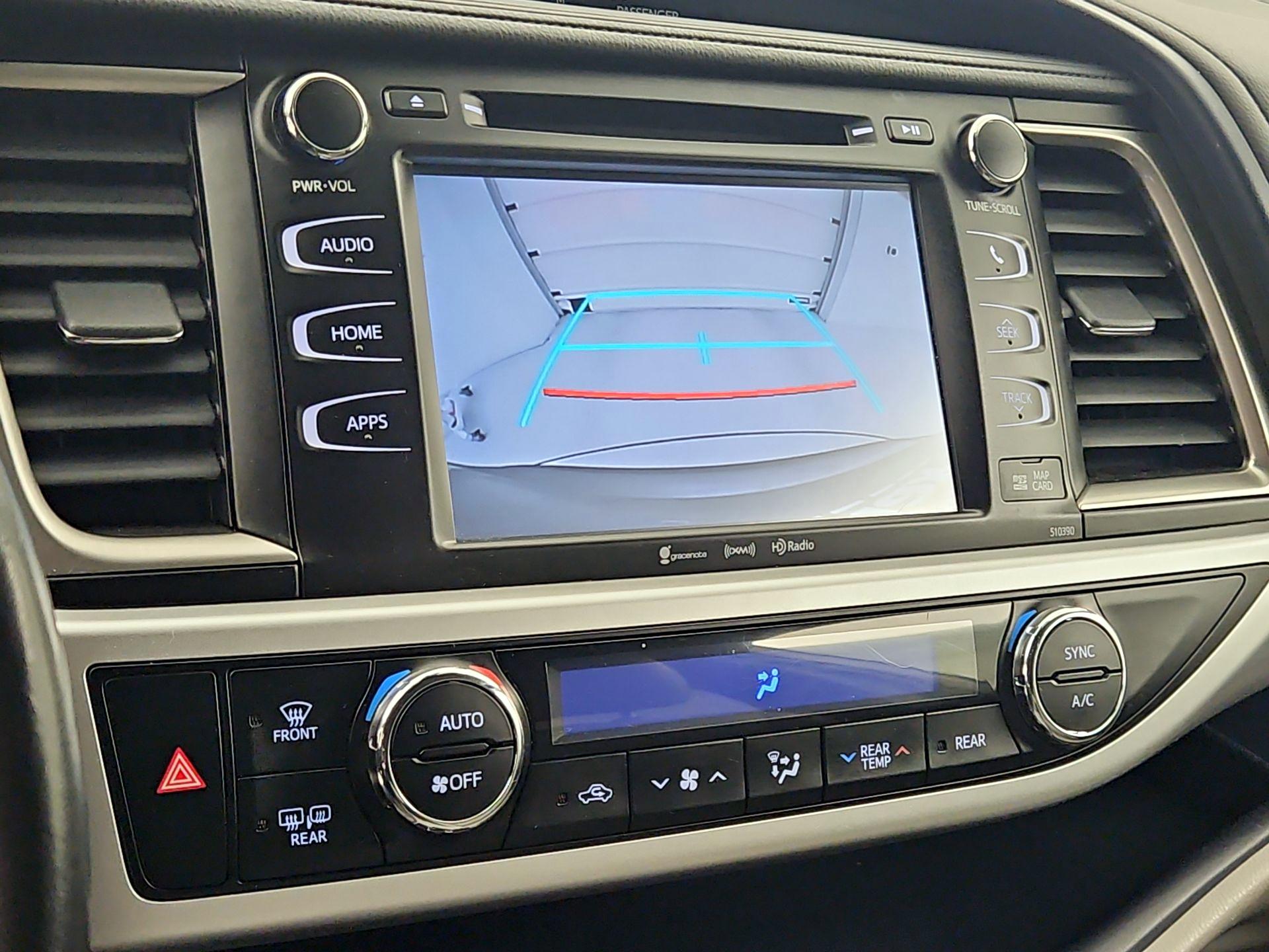 Thumbnail: 2019 Toyota Highlander - 14