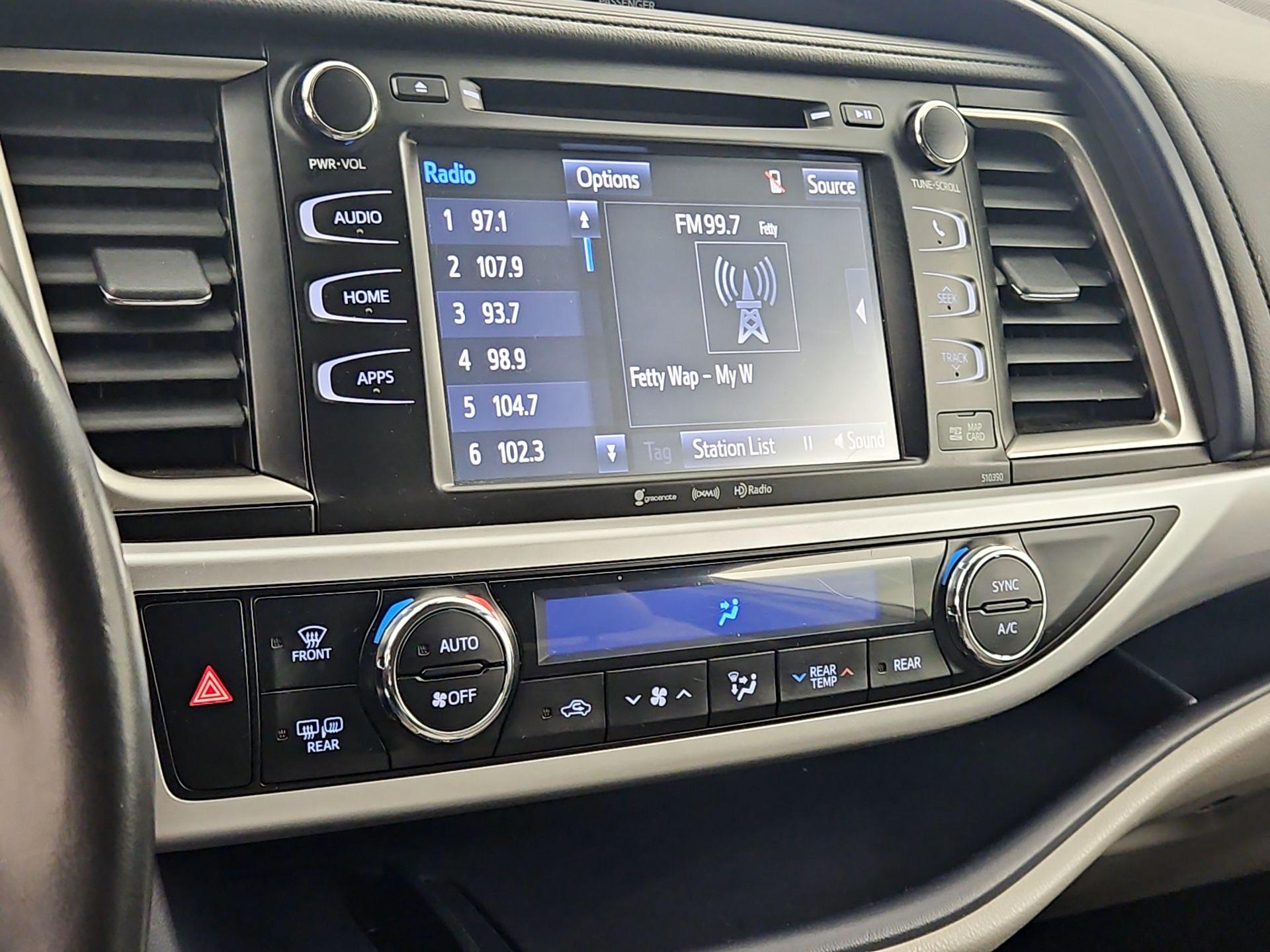 Thumbnail: 2019 Toyota Highlander - 15