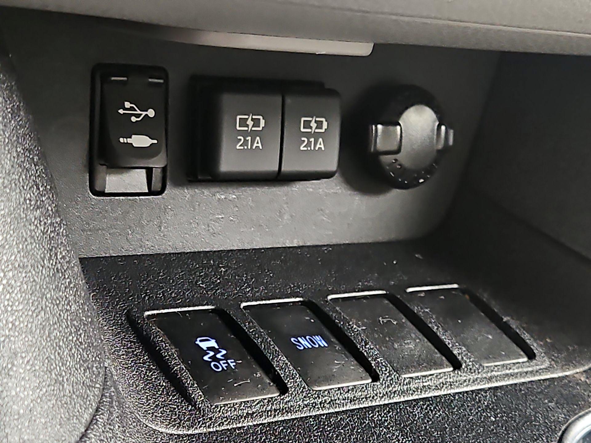 Thumbnail: 2019 Toyota Highlander - 18