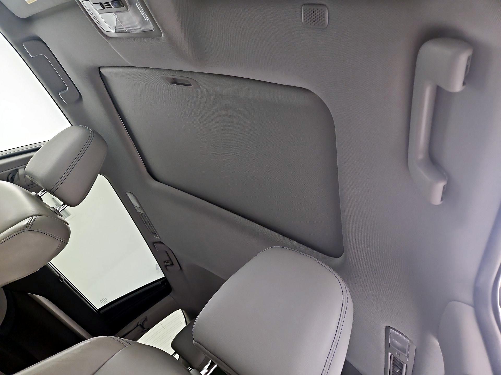 Thumbnail: 2019 Toyota Highlander - 19