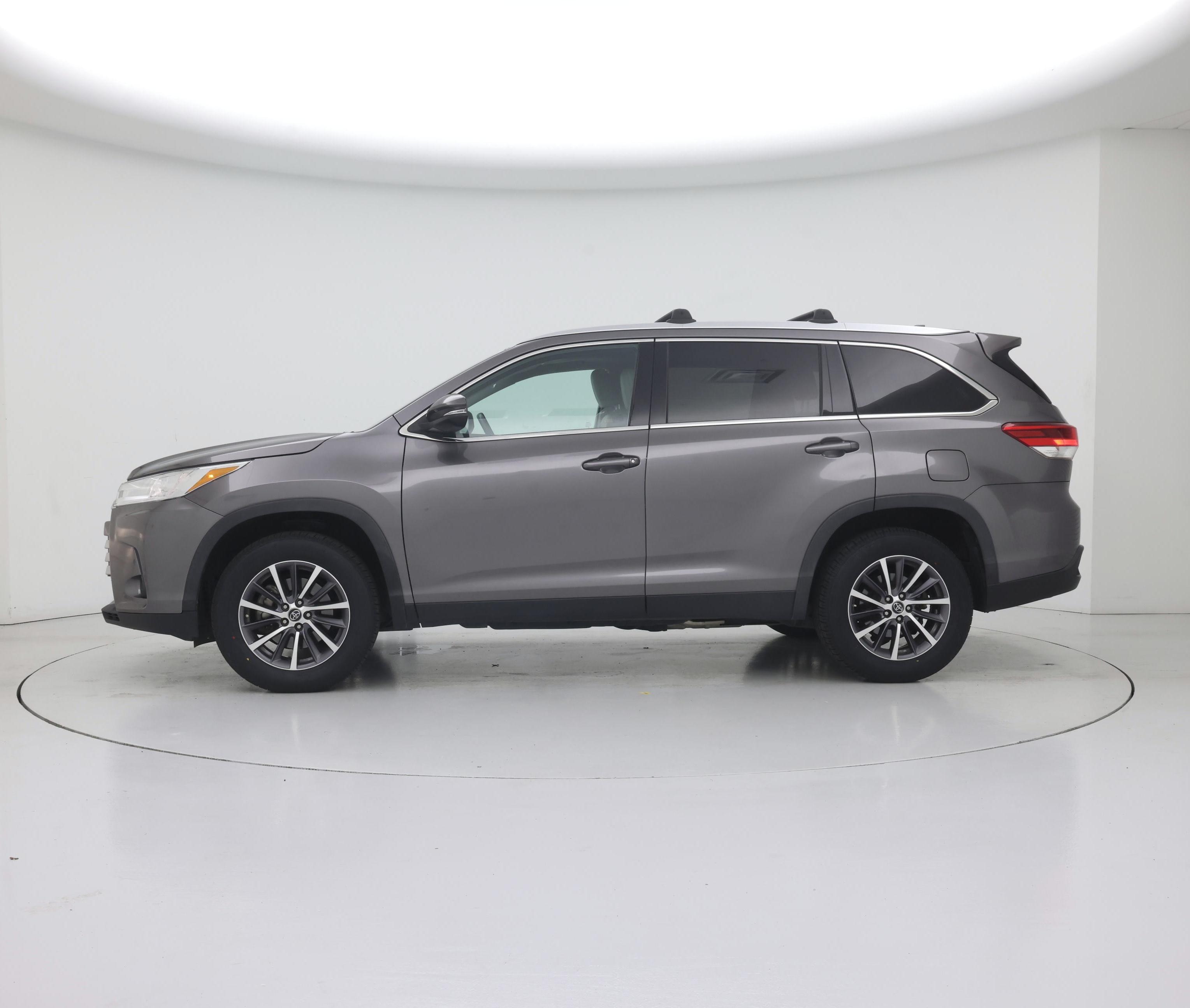 Thumbnail: 2019 Toyota Highlander - 3