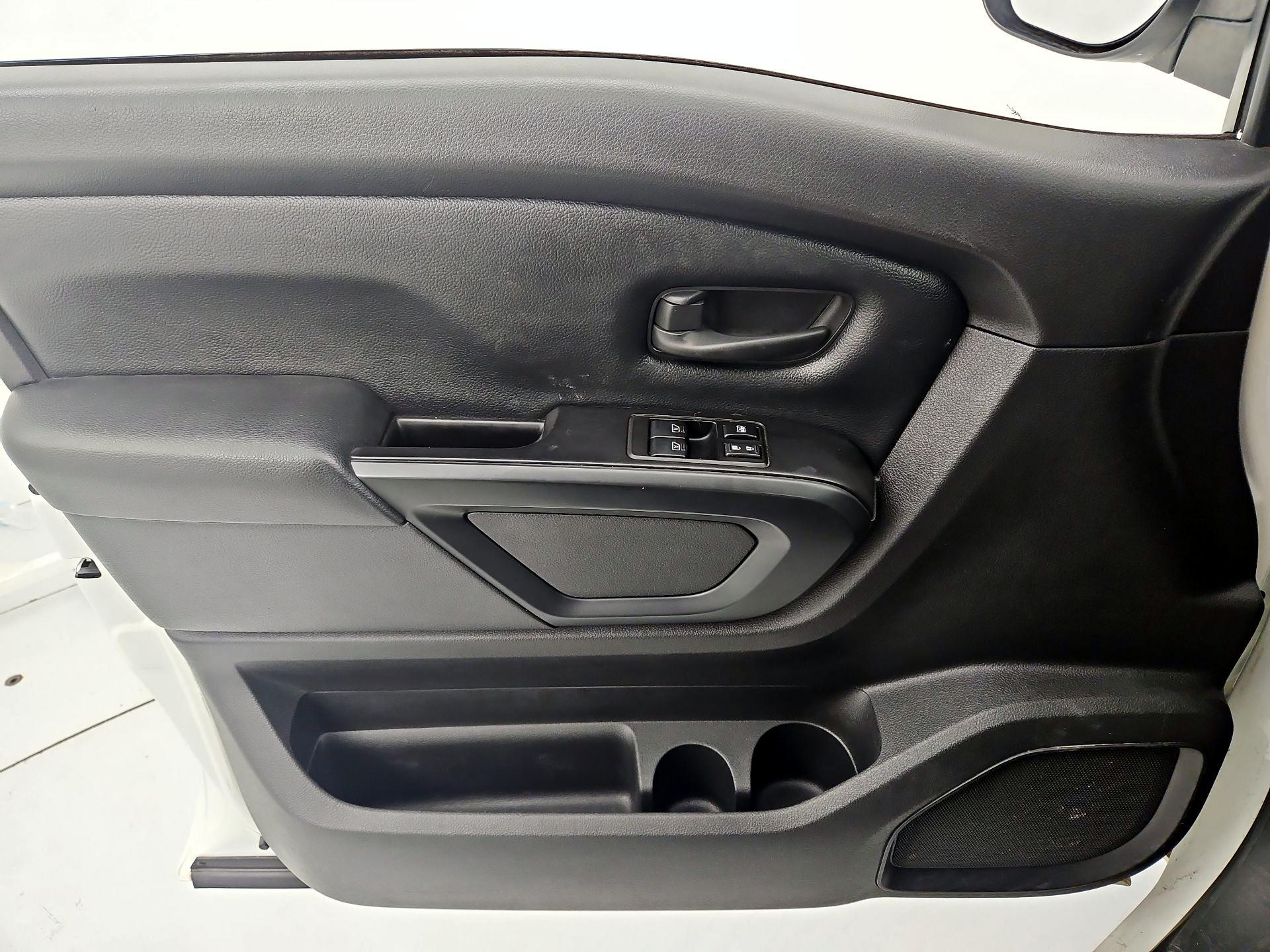 Thumbnail: 2017 Nissan Titan - 12