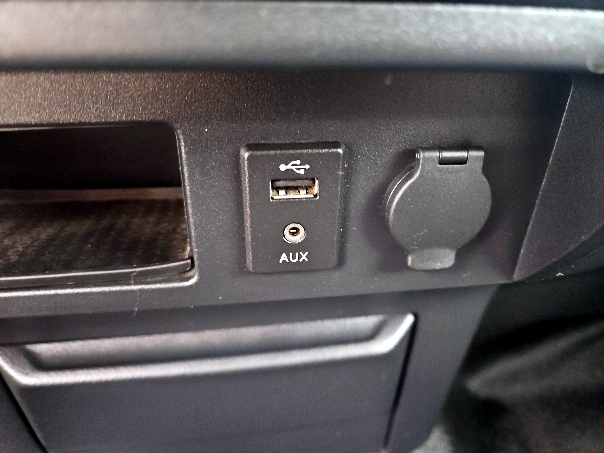 Thumbnail: 2017 Nissan Titan - 17